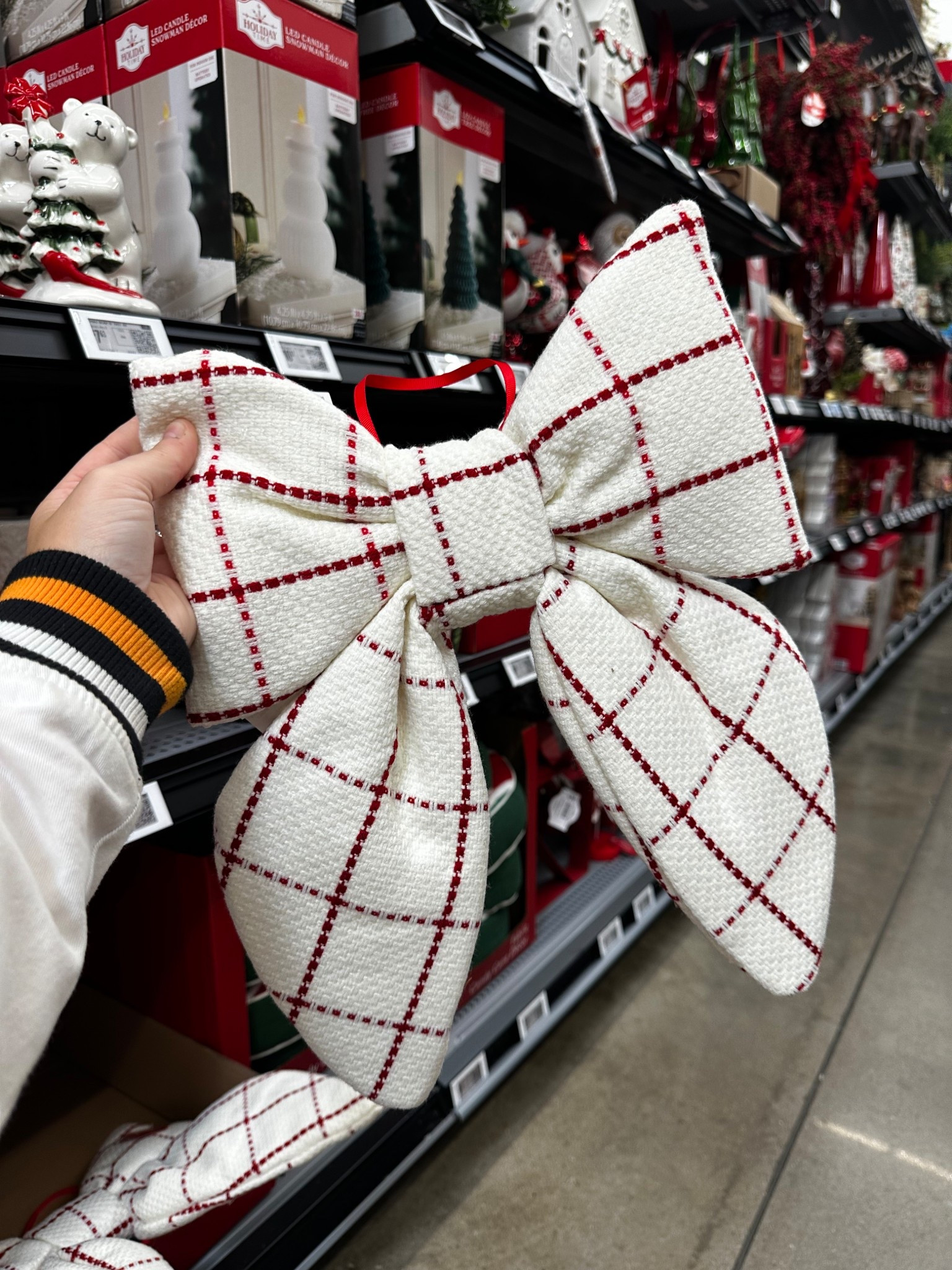 Loving this Christmas wreath now 

#LTKSeasonal #LTKHome #LTKSaleAlert