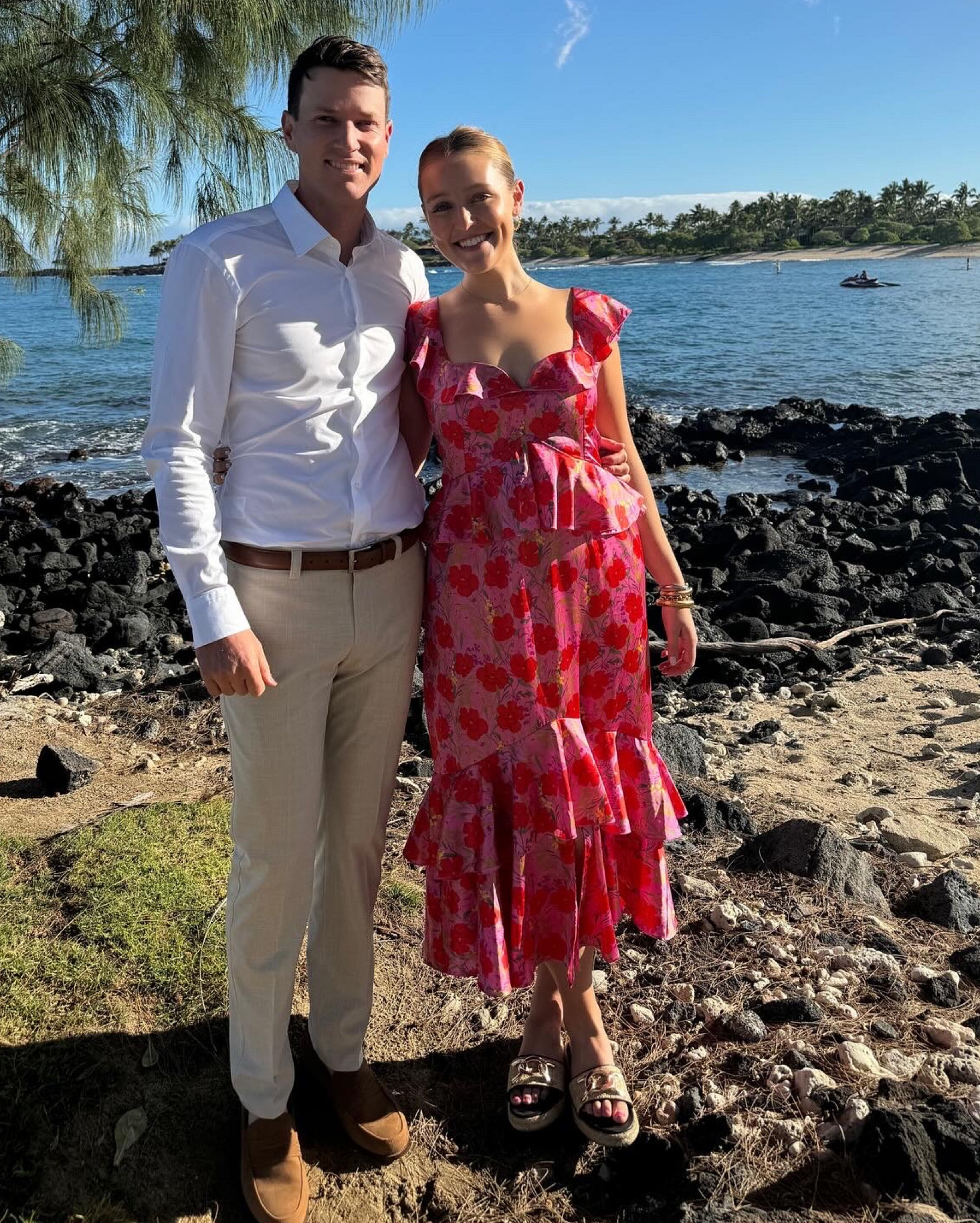 The perfect wedding guest dress for spring! So flattering, super comfortable. 

#LTKstyletip #LTKwedding #LTKmidsize