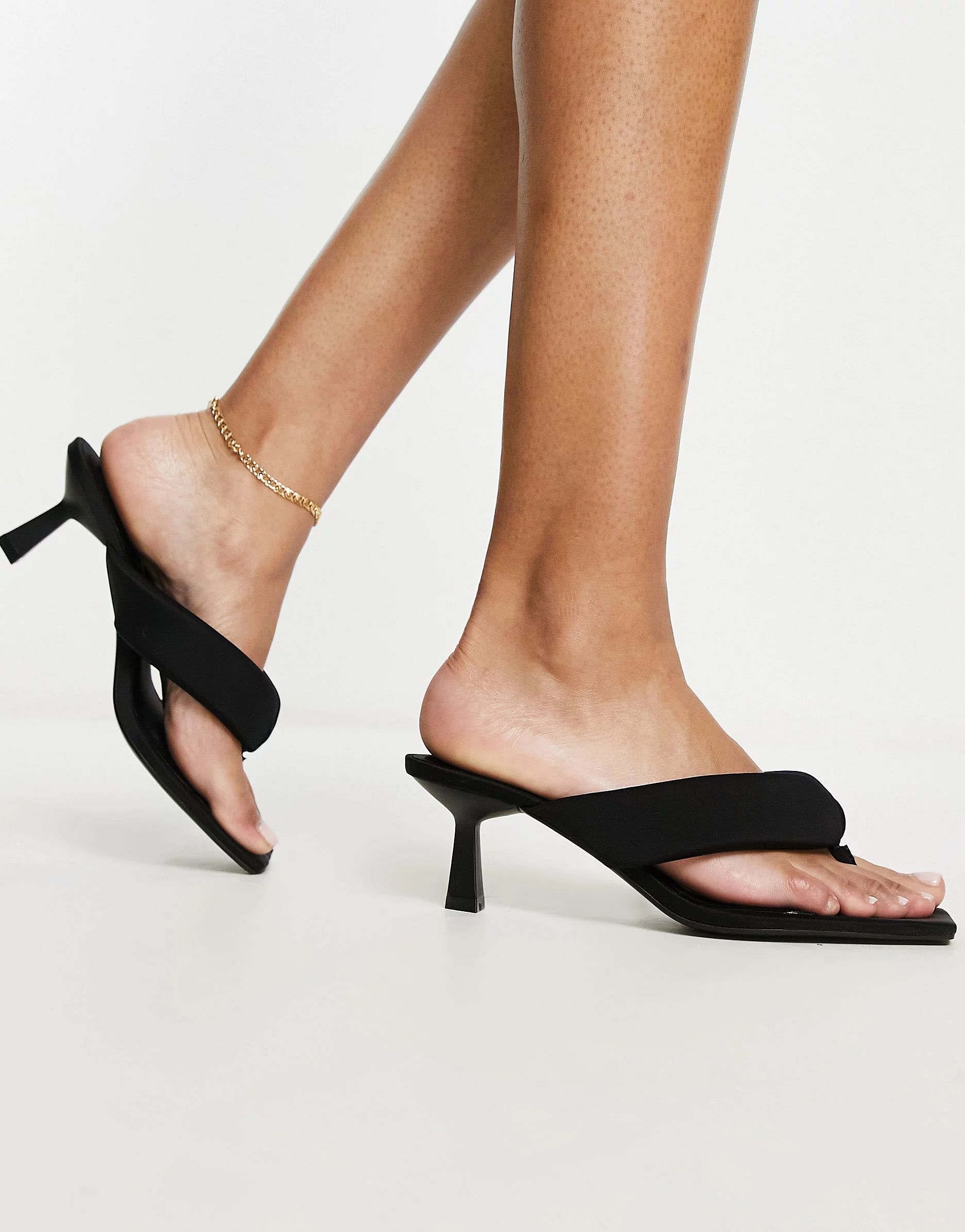 Stradivarius - Chaussures à enfiler avec petit talon - Noir | ASOS (Global)