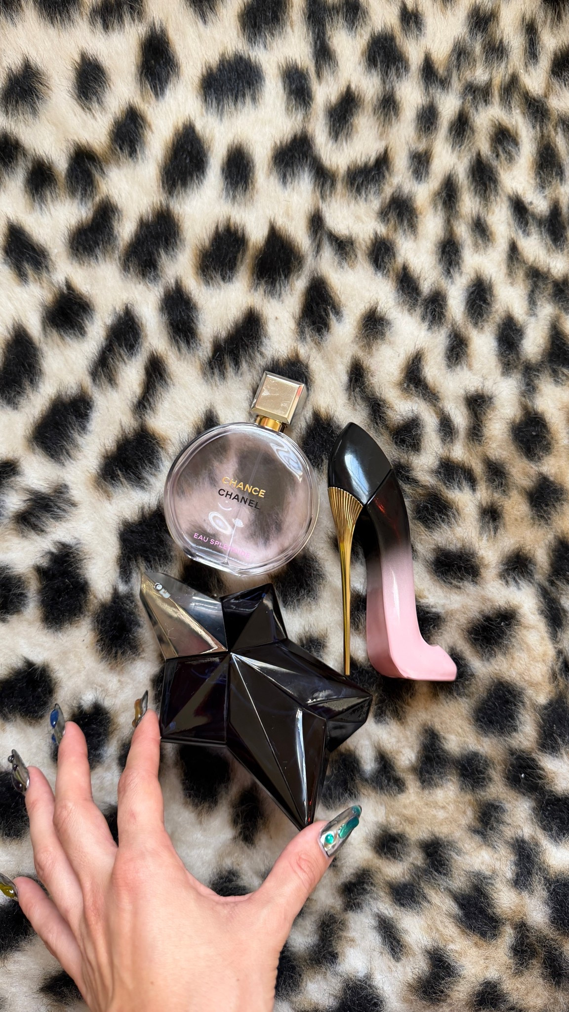 My current scent rotation! Day to day, I typically use a mix of the Chanel and Carolina Herrera, I’ll sprinkle in the Mugler on special occasions. 