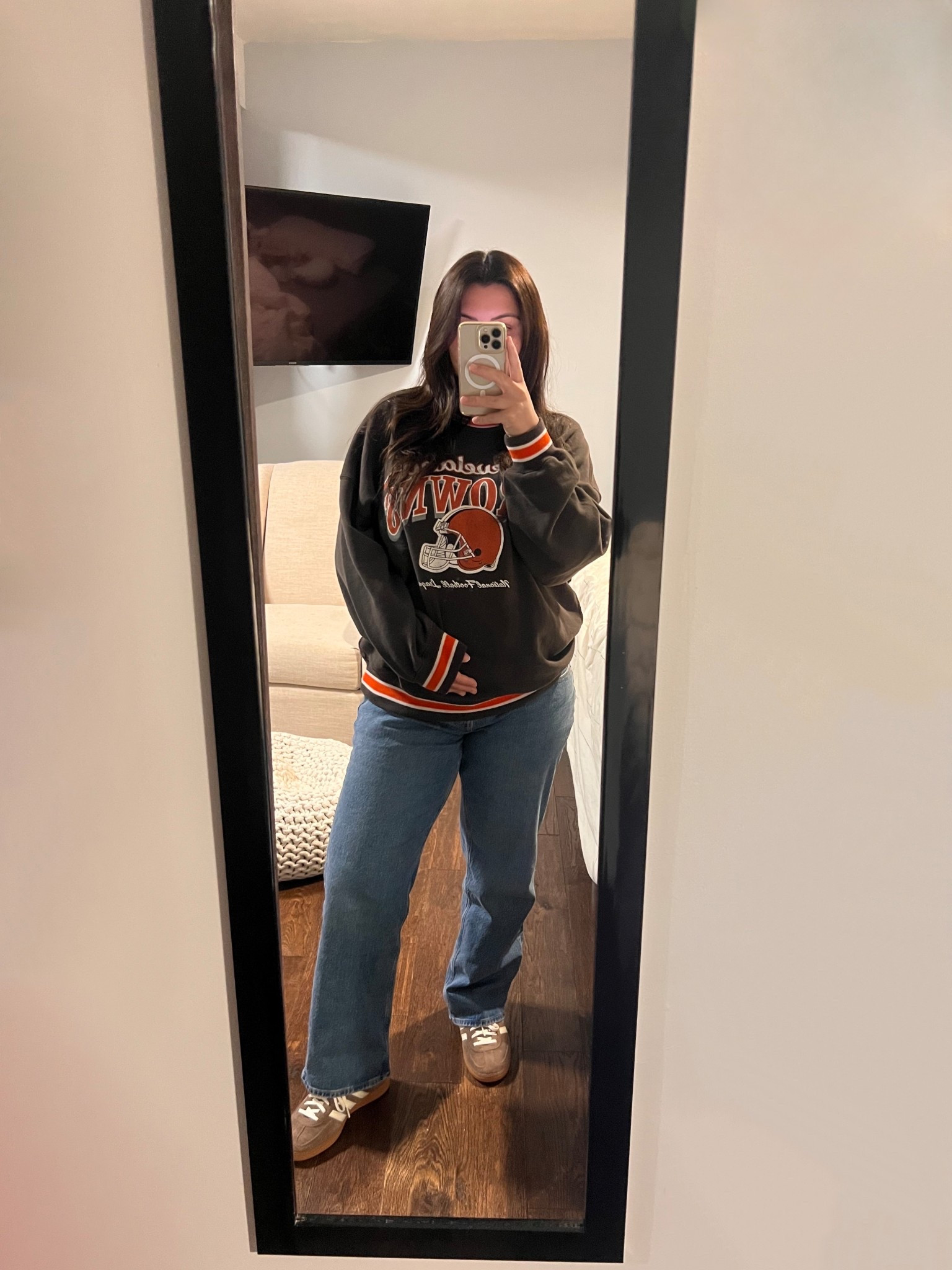 Abercrombie browns sweater, Abercrombie maternity jeans, adidas shoes 

#LTKBump #LTKFindsUnder50 #LTKFindsUnder100