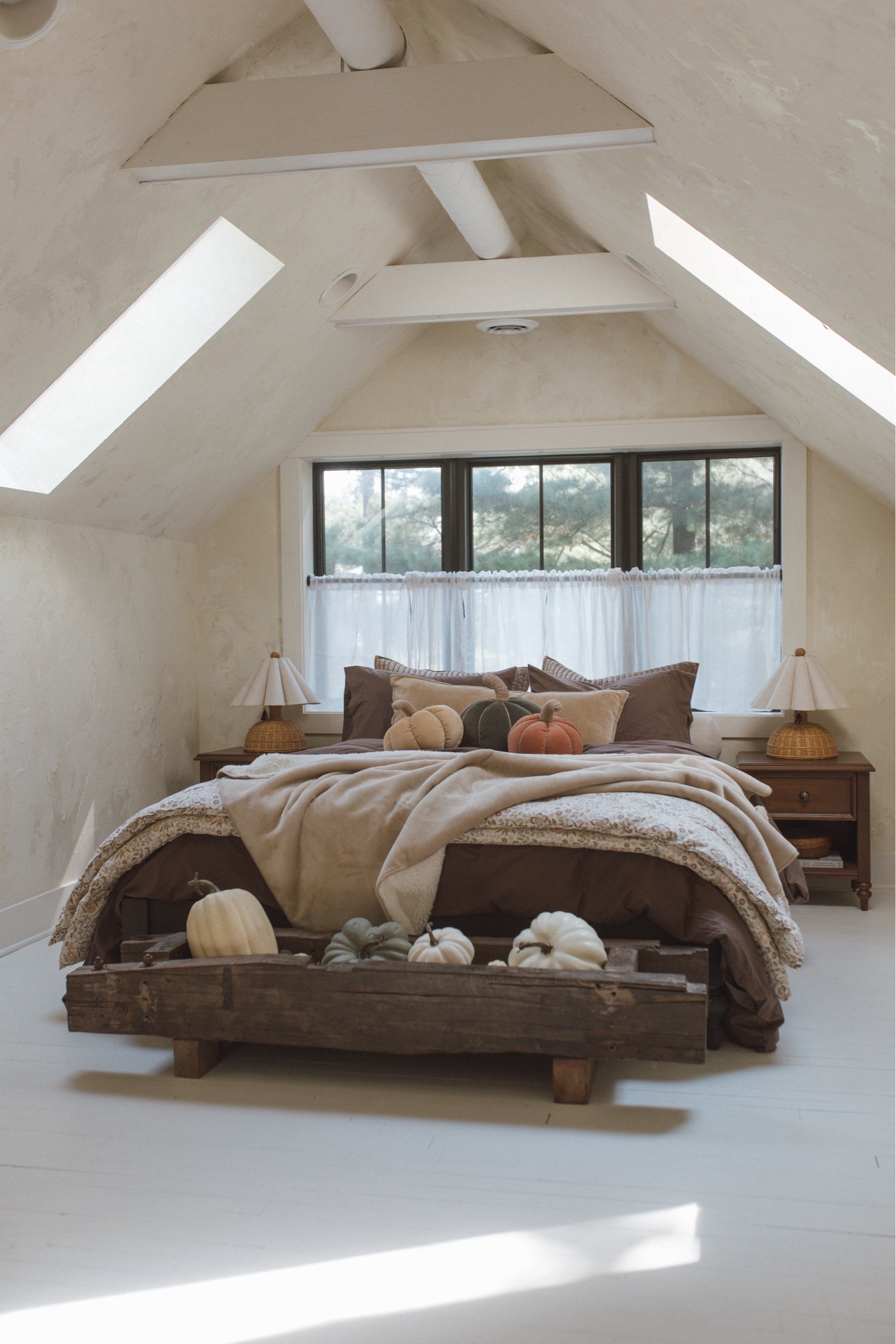 Fall guest bedroom sources! lamp is from target but currently sold out! #fallbedroom #bedroomdecor

#LTKSeasonal #LTKhome