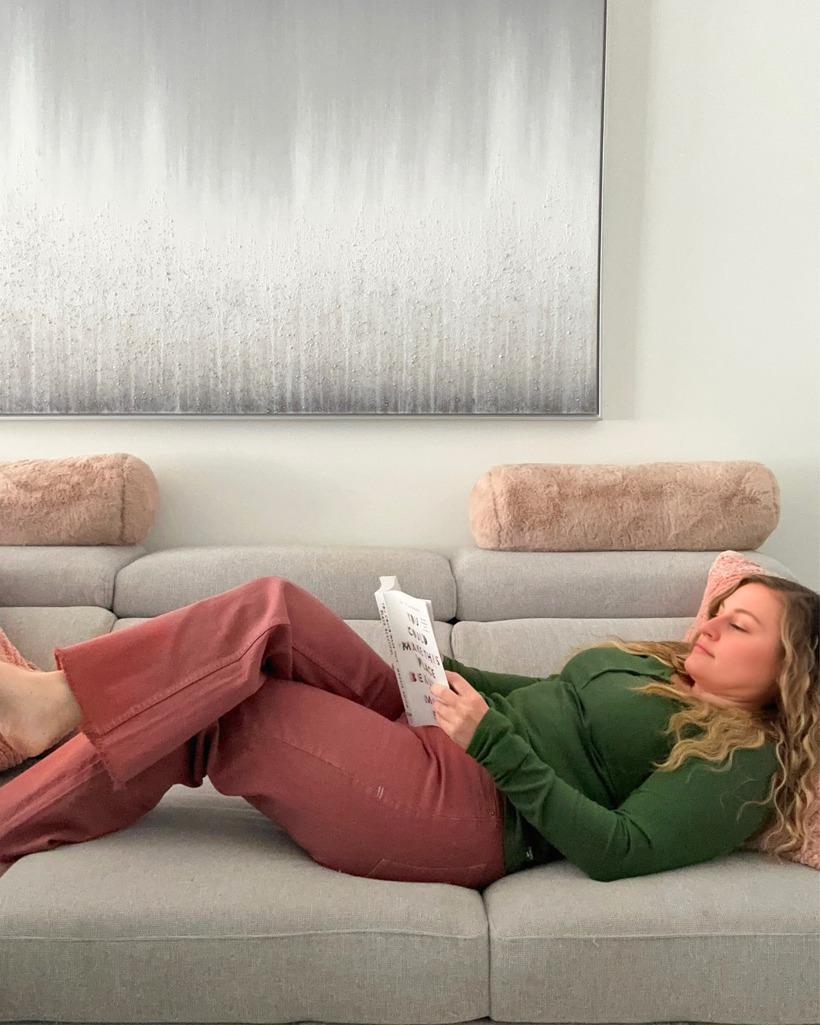 Let me tell you about the comfiest pants! Dressed up or dressed down, you can literally spend an entire day reading in them they are so comfy. Tagging some of my fav tops to match!