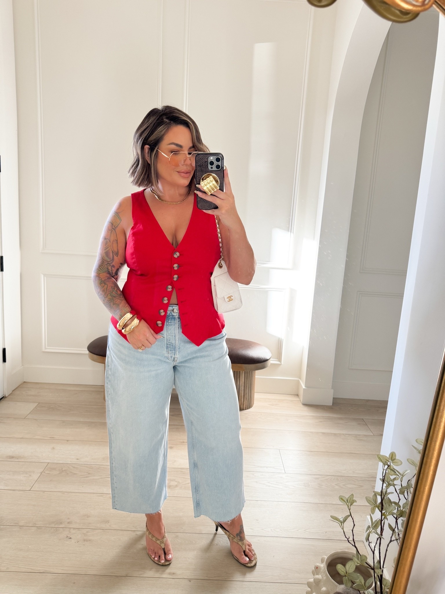 Vest L it’s stretchy too such a good fit worth the splurge. 
Jeans also incredible fit I sized up for a more relaxed feel I did a 32reg length. Could have also done the 31 for a more fitted look. 
Shop the jeans now while the Madewell in app sale is going on it ends the 18th !

#LTKxMadewell #LTKSaleAlert #LTKMidsize