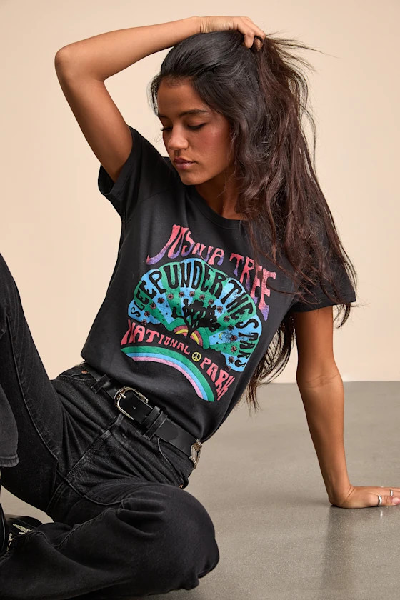 Joshua Tree Under the Stars Dark Grey Vintage Graphic Tee | Lulus