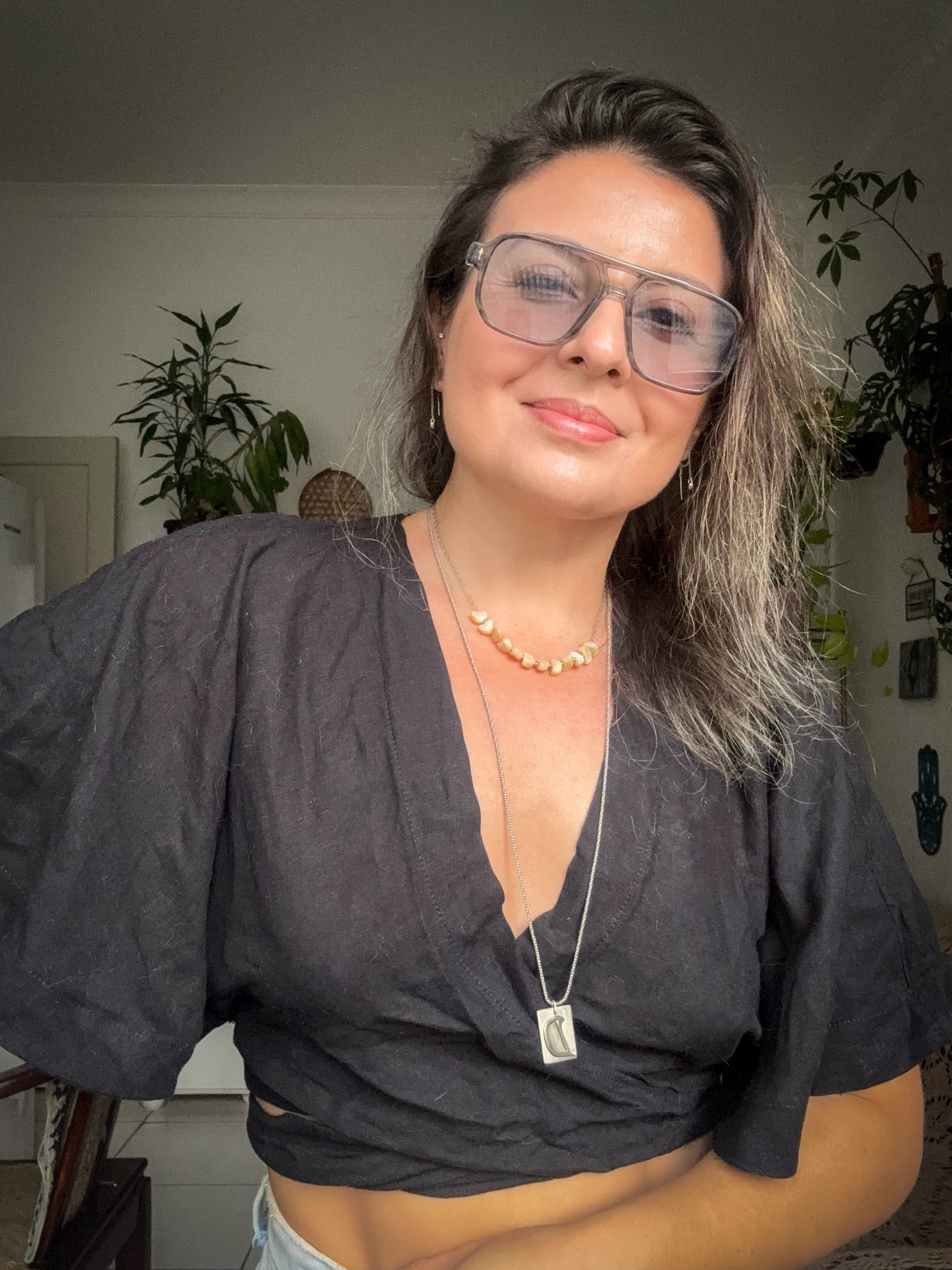Óculos maiores e com inspiração anos 70.

#LTKdicadeestilo #LTKbrasil