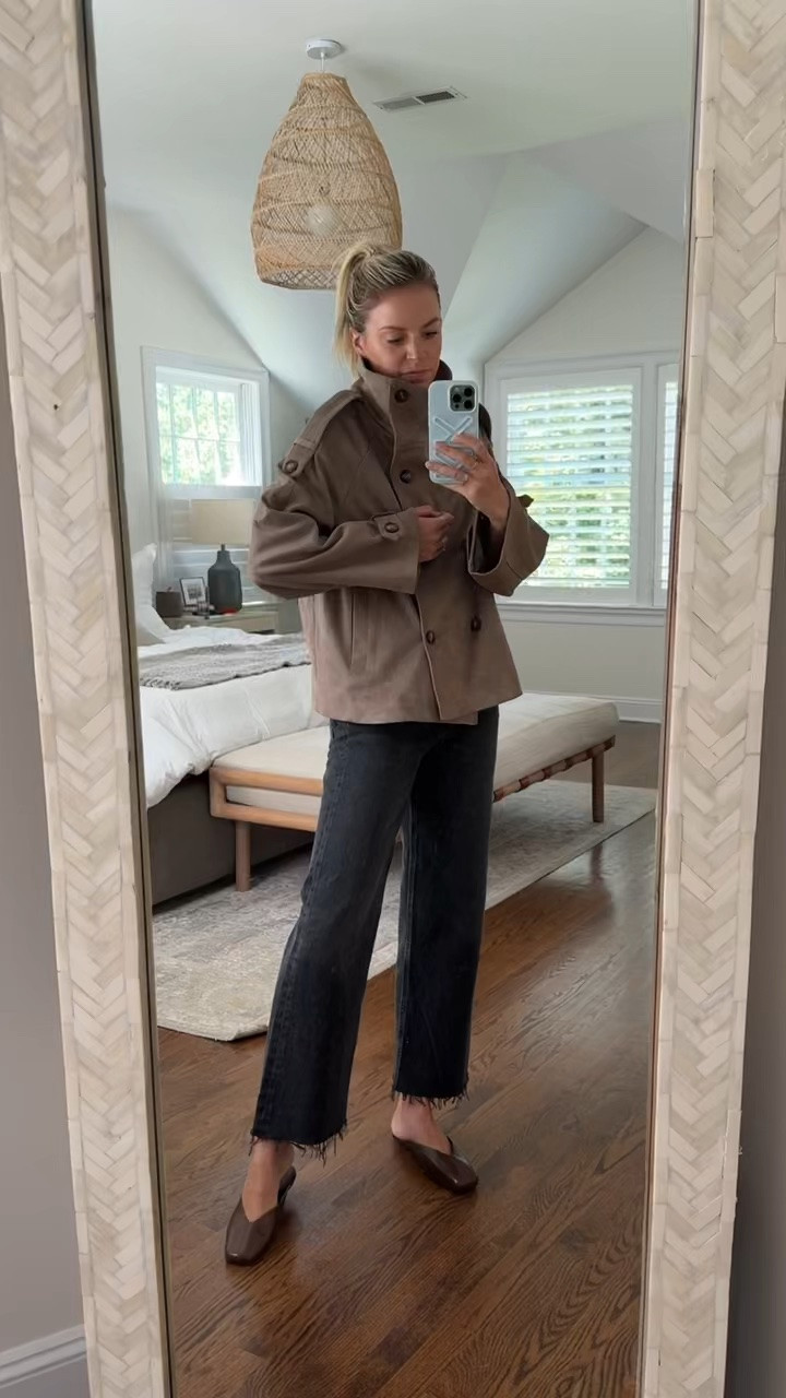 Love when jackets have a fun neckline! 
•coat runs a bit oversized, went with the XS 
•small tee 
•26R jeans, tts, I’m 5’5 
•flats tts
