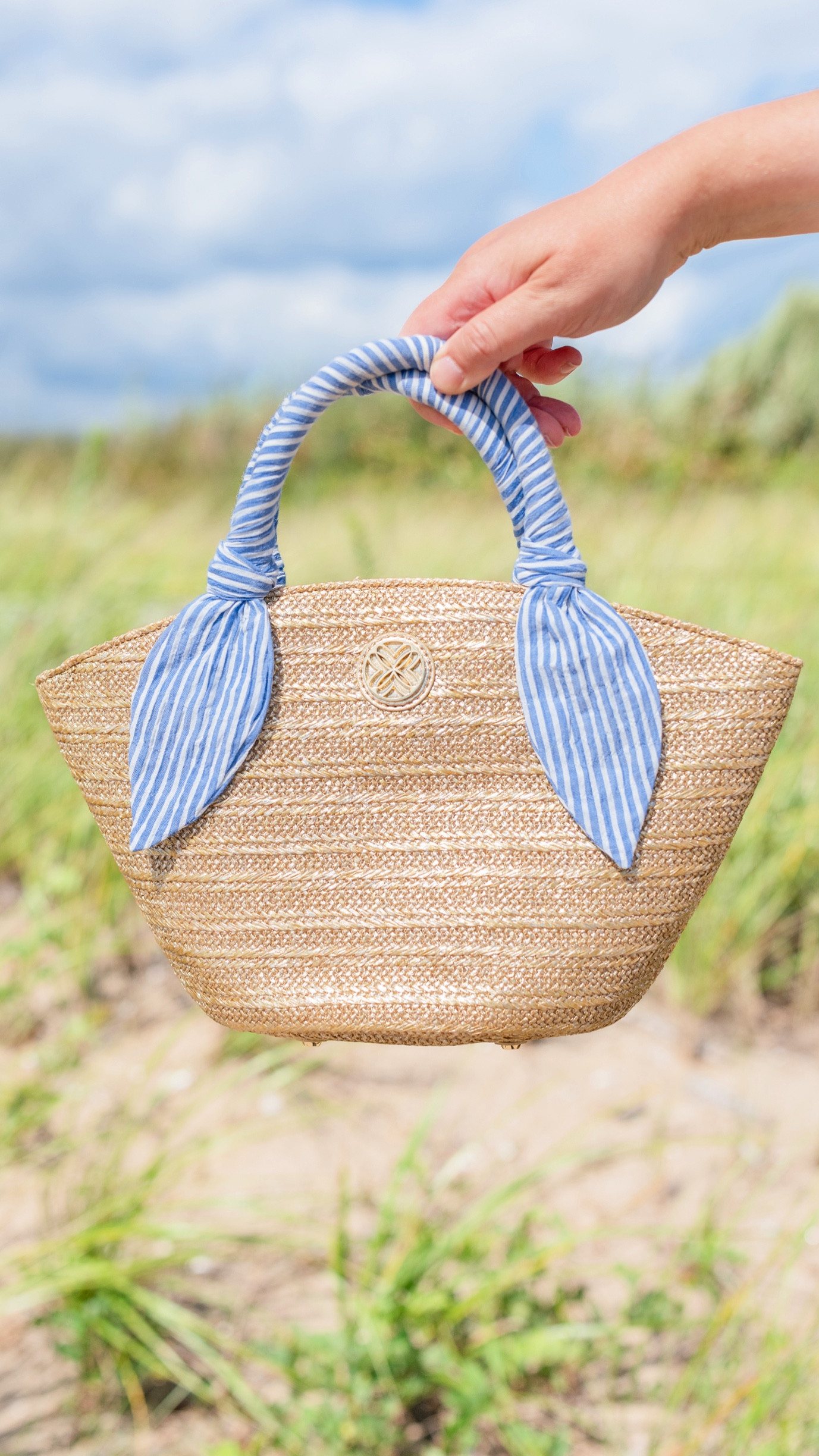 Such a cute summer bag 💙🤍💙

#LTKOver40 #LTKSeasonal #LTKItBag