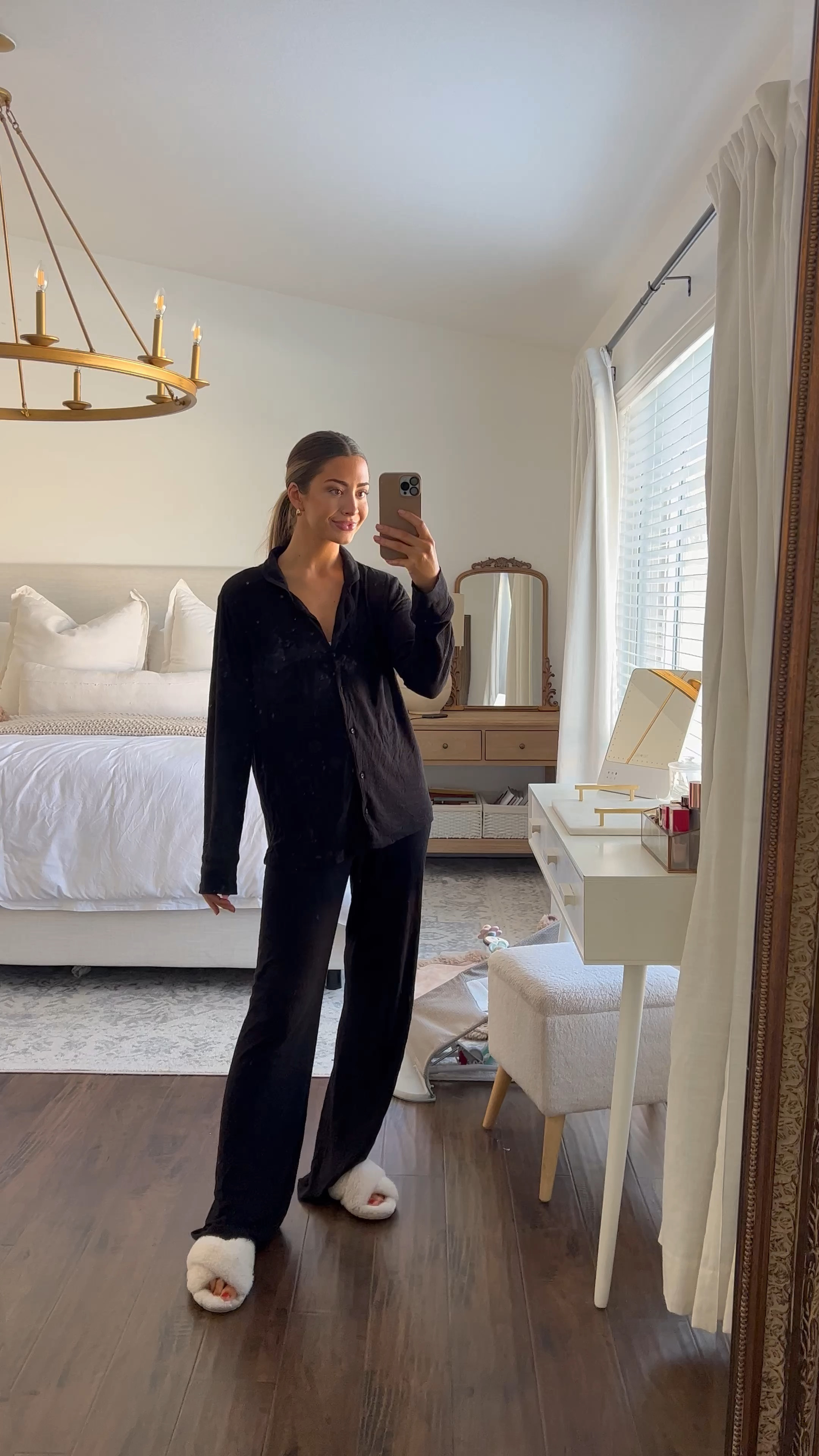 This pj set I got for the hospital giving birth it’s one of my favs! Wearing a medium (pretty much everything skims is oversized so I’d always suggest getting tts or sizing down) 