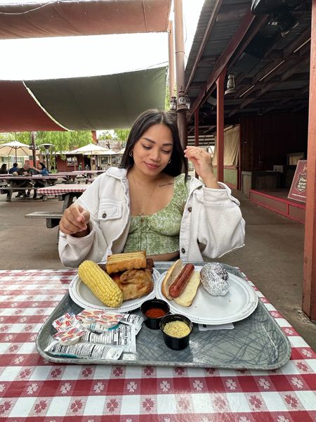 Ya girl loves to eat 🌽 wearing a babydoll top (from a few years ago, size M) which Aerie usually has similar styles every year, and my go-to @freepeople Ruby jacket 💙

#LTKMidsize #LTKTravel #LTKSeasonal