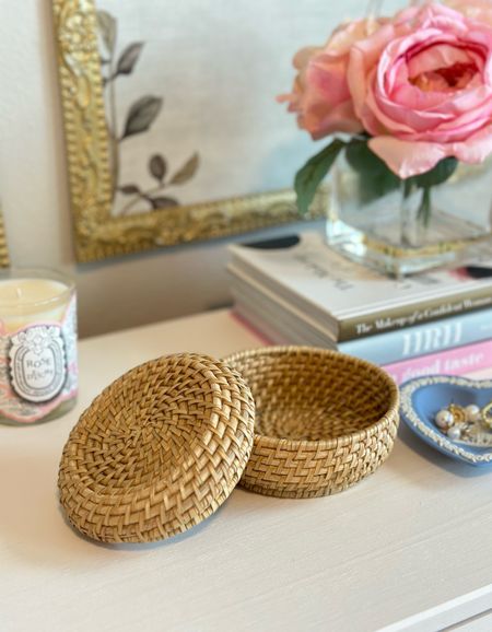 Home decor find under $15 / woven basket with lid, available in two sizes 

#LTKbeauty #LTKunder50 #LTKhome
