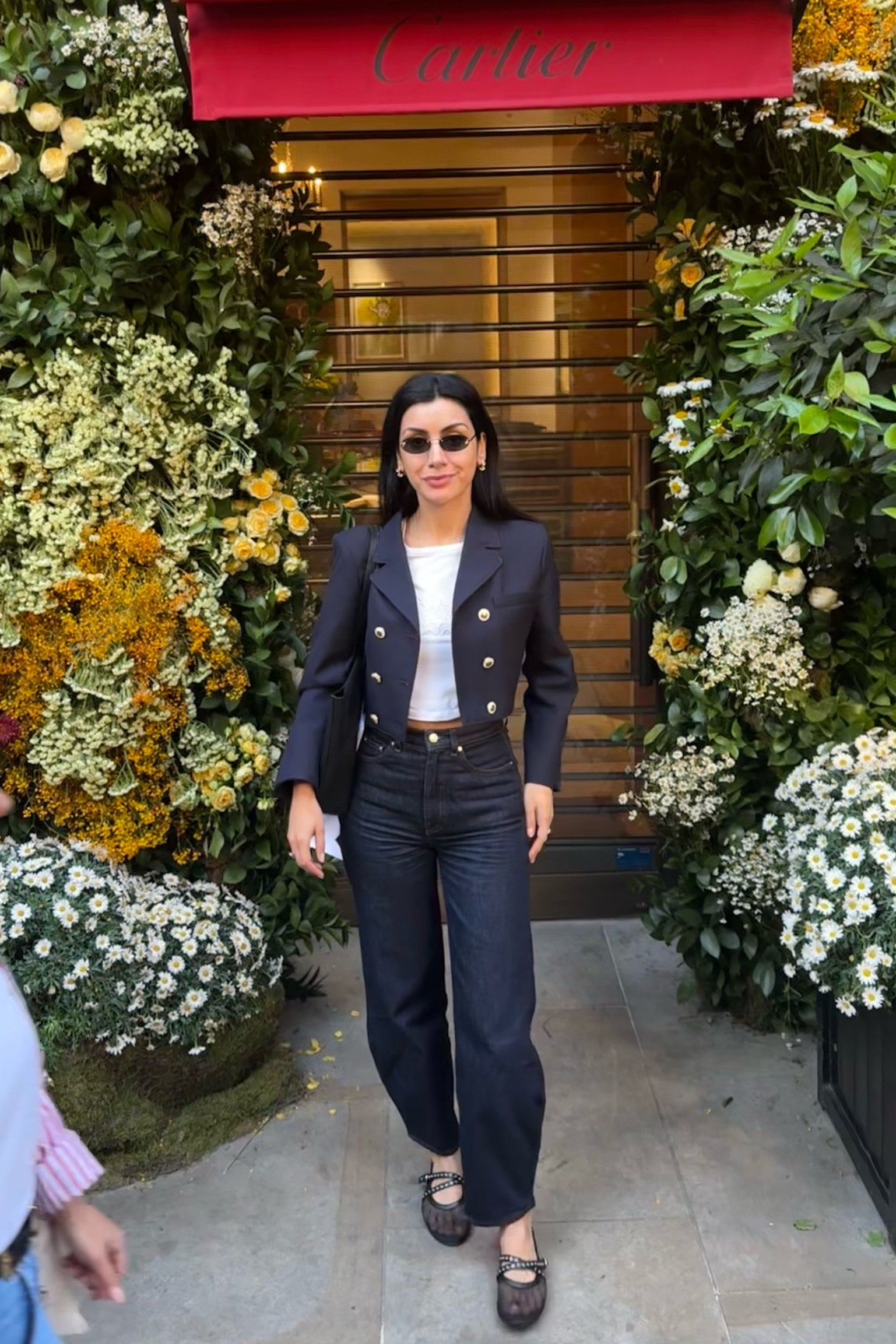 Spring in London calls for reworked classic 👖💞 This has been one of my favourite looks that I wear on repeat: cropped tailored jacket ( sized up for relaxed fit, cropped white t shirt with corset details, barrel jeans and mesh flats 🥿 

#LTKstyletip #LTKspring #LTKeurope