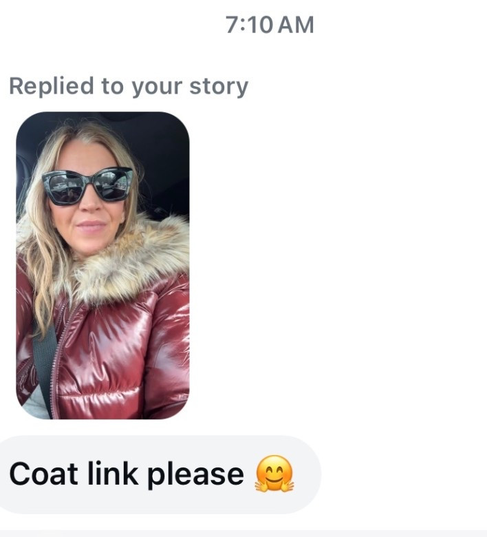 This sweat shirt adds a fur collar to any puffer coat or vest! Highly recommend. It’s a very fitted sweat shirt so size up if you want it loose. 

#LTKootd #LTKgrwm #LTKOver40