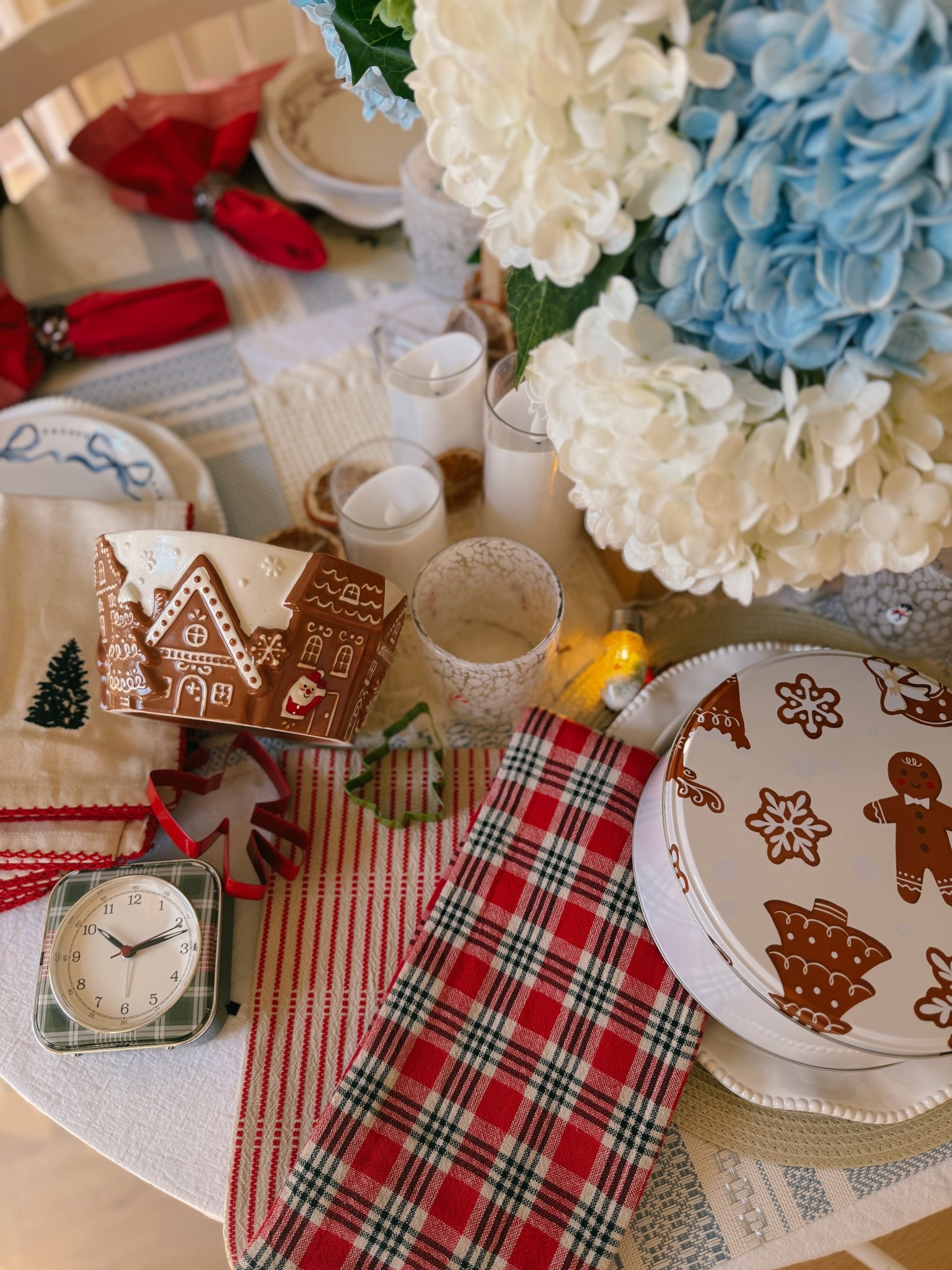 ✨ The sweetest little touches for a cozy Christmas table — plaid, gingerbread, bows, and all the festive details that make a home feel like magic. Setting the scene for memories, cookies, and conversation. 🍪🎄
#HolidayTable #ChristmasDecor #CozyChristmas #TablescapeInspo #GingerbreadDecor

#LTKHome #LTKHoliday #LTKSeasonal

#LTKHoliday #LTKFindsUnder50 #LTKSeasonal