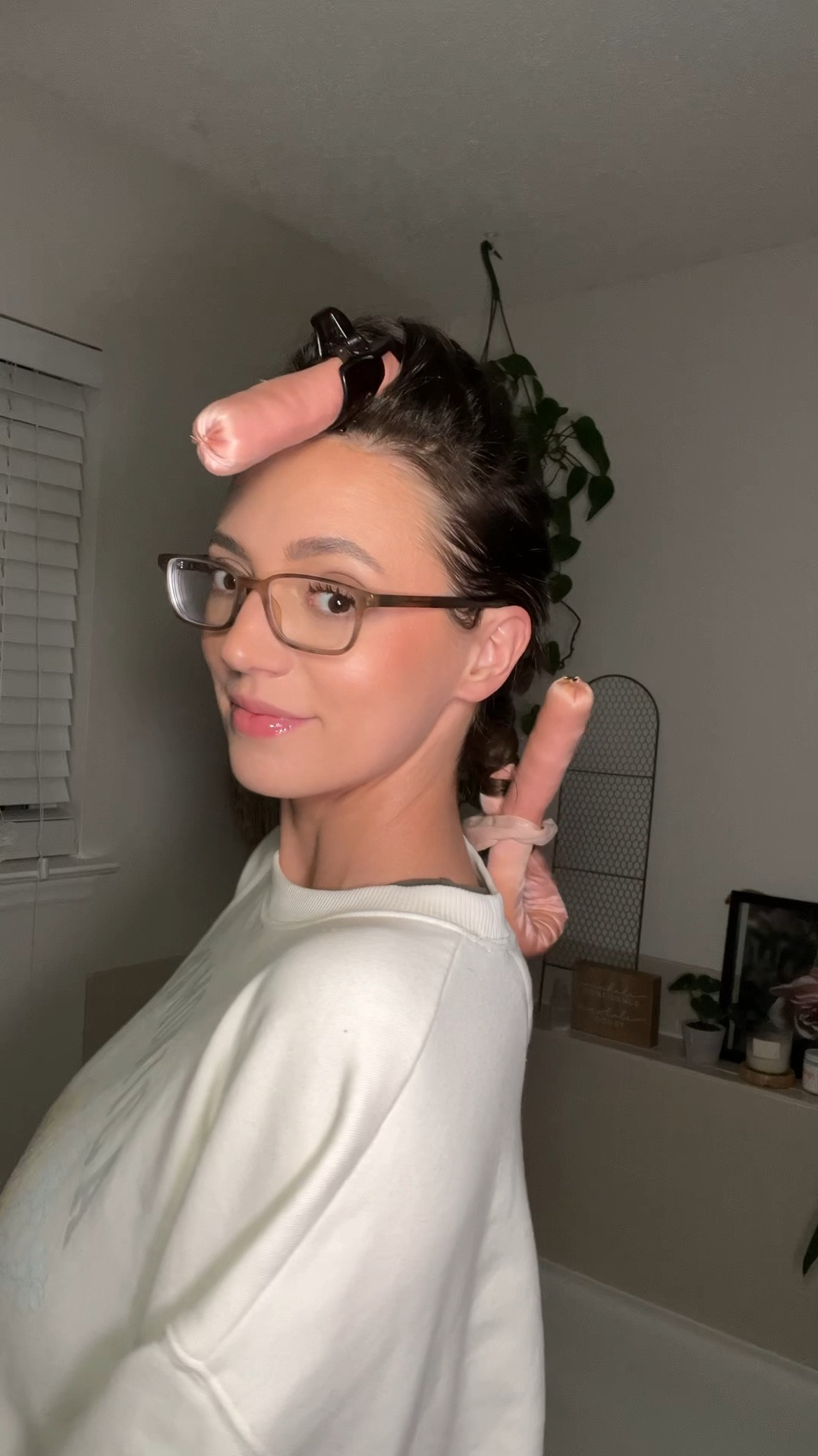 Unicorn curls, heatless curls, hair tutorial

#LTKVideo #LTKBeauty