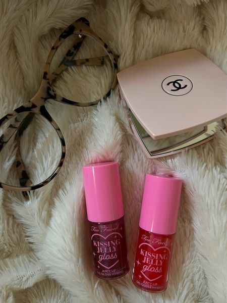 Pink, pink and more pink! 

#LTKfindsunder50 #LTKbeauty
