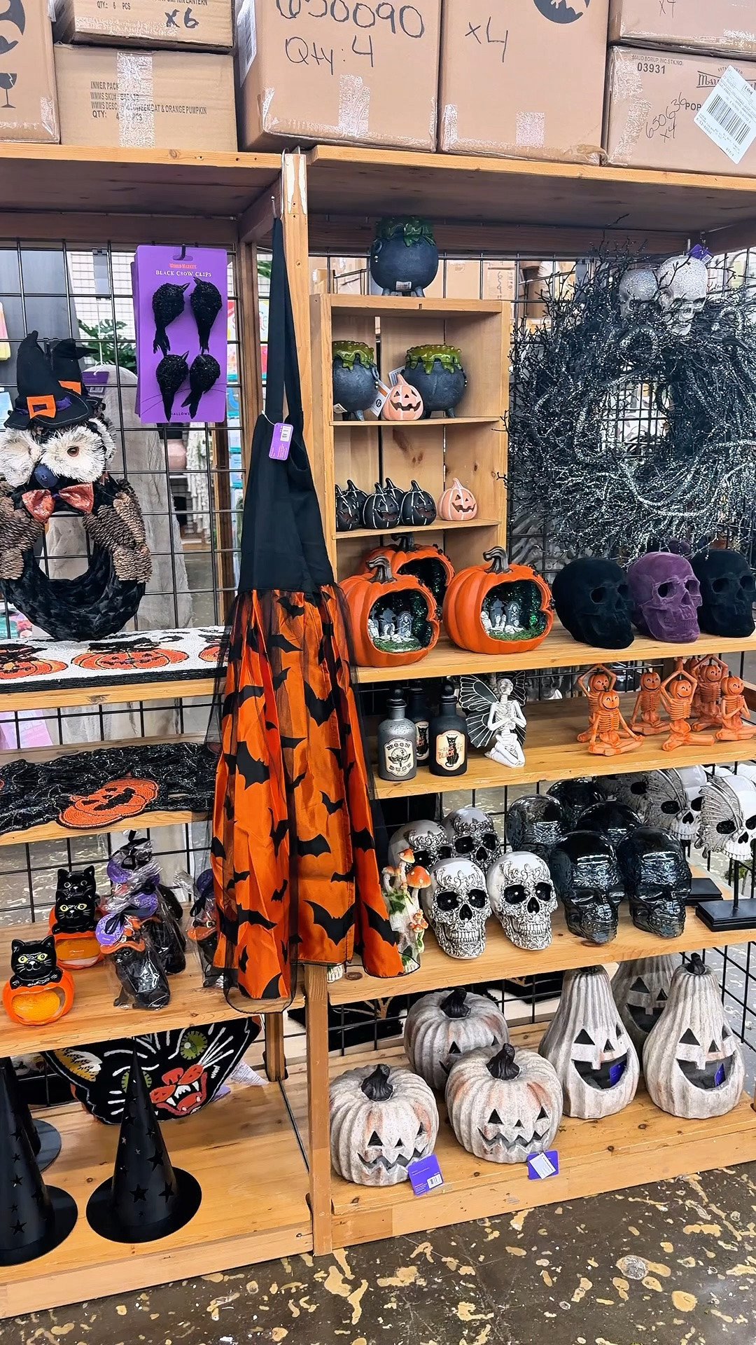 okayyy world market halloween 👀🎃
so many good finds this year! sharing a little peek at what I spotted in store + everything I’m loving right now.

World Market Halloween, Halloween decor, Halloween kitchen decor, spooky decor, Halloween home decor, fall decor, Halloween finds, Halloween 2026.

#LTKSeasonal #LTKHome #LTKvlog
