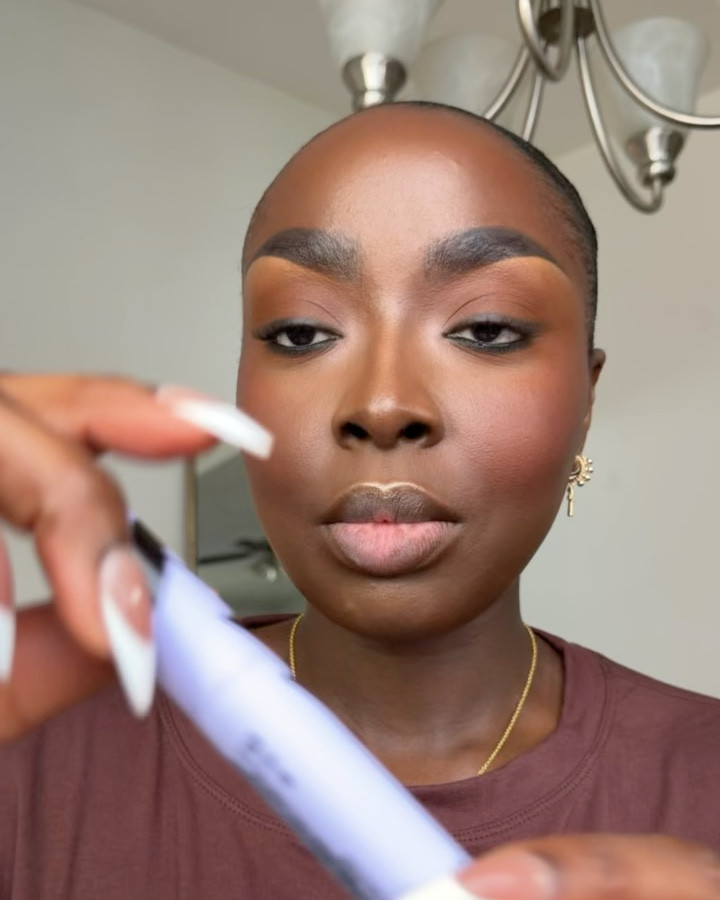 Look at that length! This is the Urban Decay TubeJob mascara. 