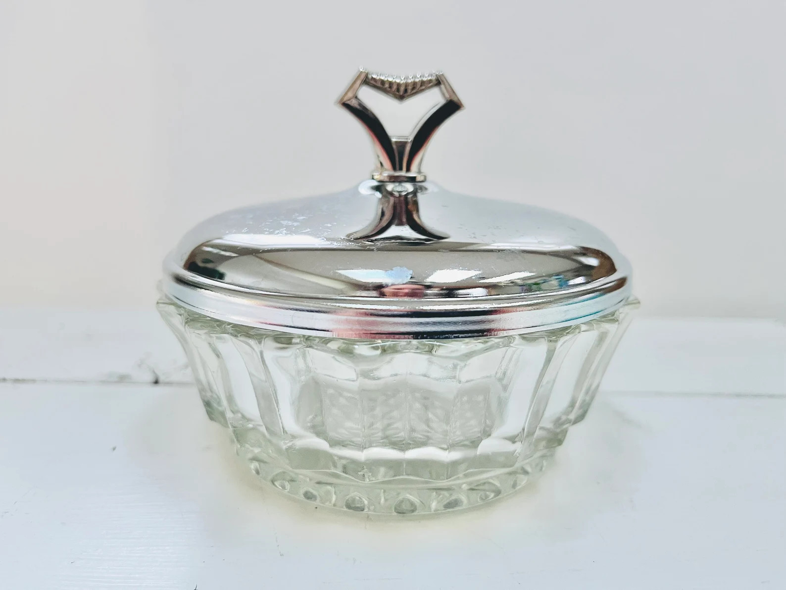 Vintage Clear Glass Ribbed Bowl With Silver Tone Metal Lidded Candy Vanity Jewelry Storage Dish E... | Etsy (US)