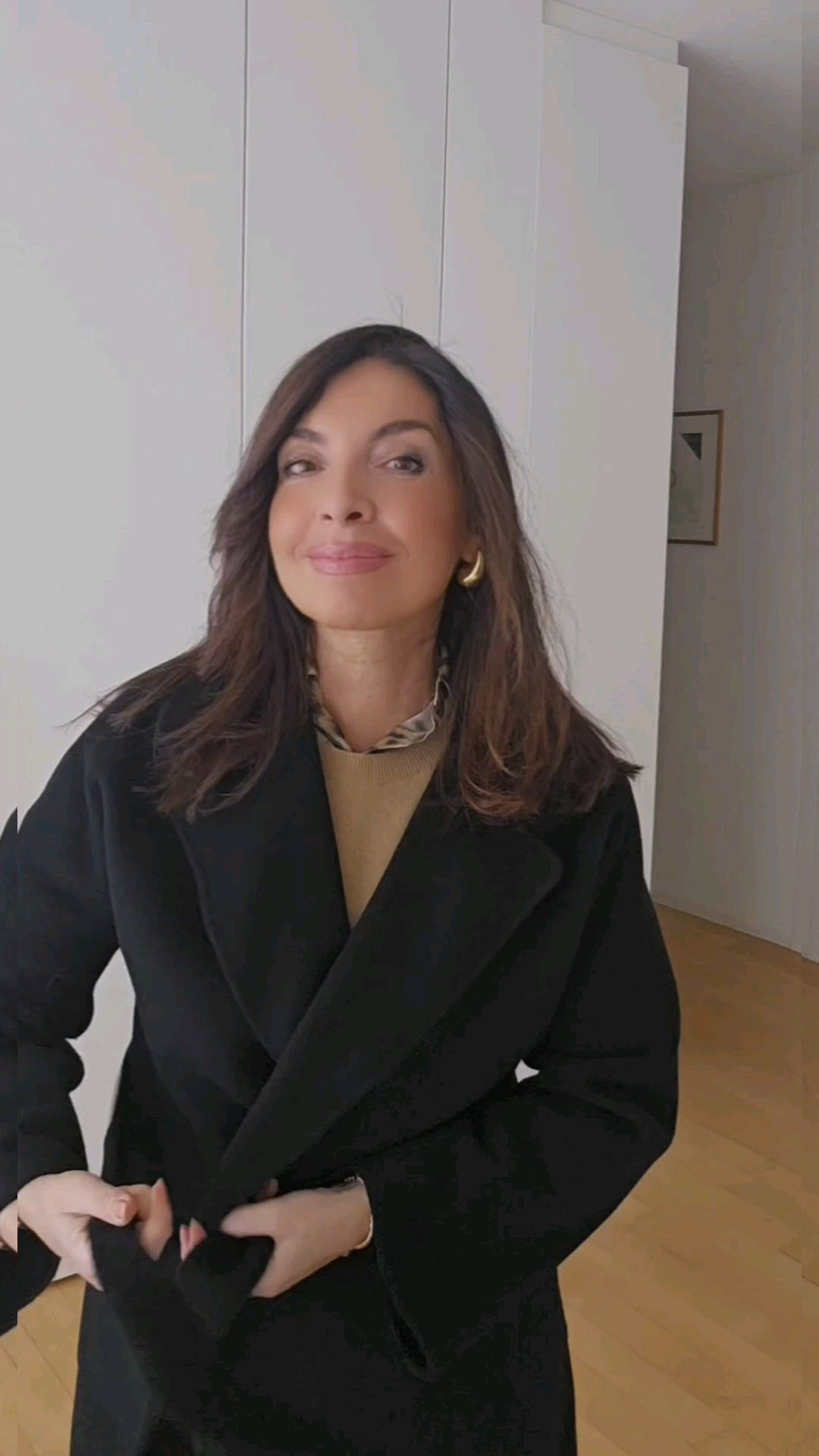 Look di fine inverno con un abbinamento classico : nero, cammello e leopardato . Black coat | Black pants | leopard print | ysl bag | Black booties | Ankle booties | Transitional outfit | camel sweater | beige sweater #transitionaloutfits #over50 #oldmoney

#LTKitalia #LTKspring #LTKover50style