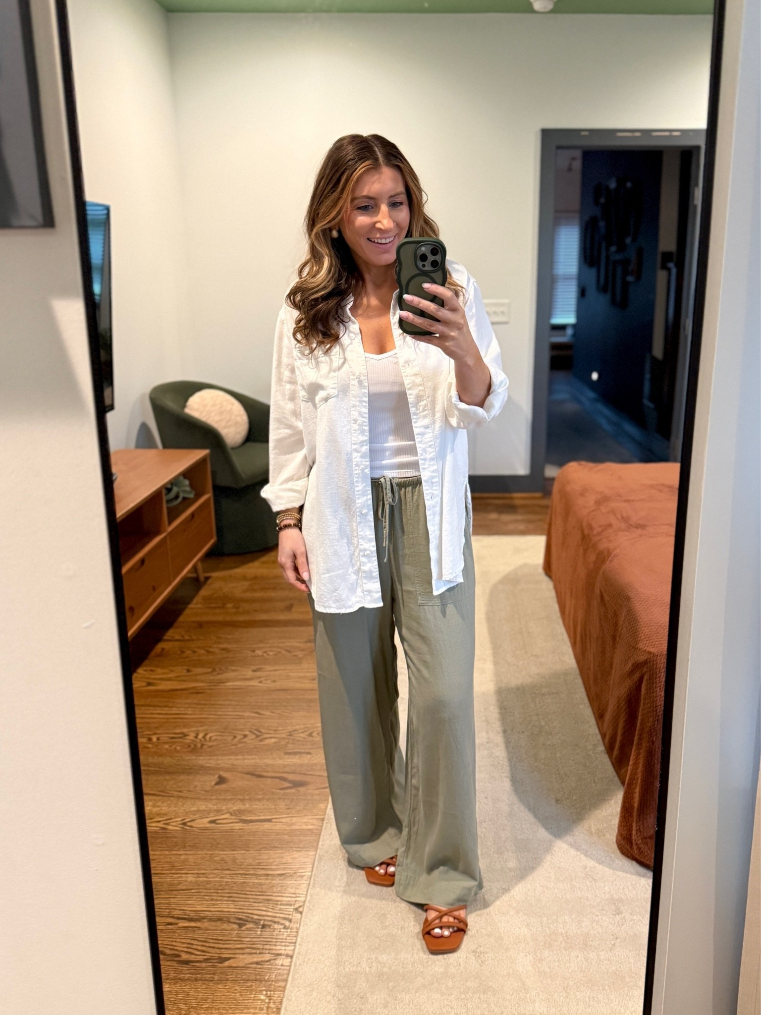 This month’s @Fabletics look! 

Oversized button down shirt (size small)
Racer back tank (size small)
Wide leg pants (size xsmall)
@Fitory sandals 
BaubleBar bracelets on sale 

Casual spring outfit, travel outfit, spring outfit, linen outfit

#LTKootd #LTKSaleAlert #LTKSeasonal