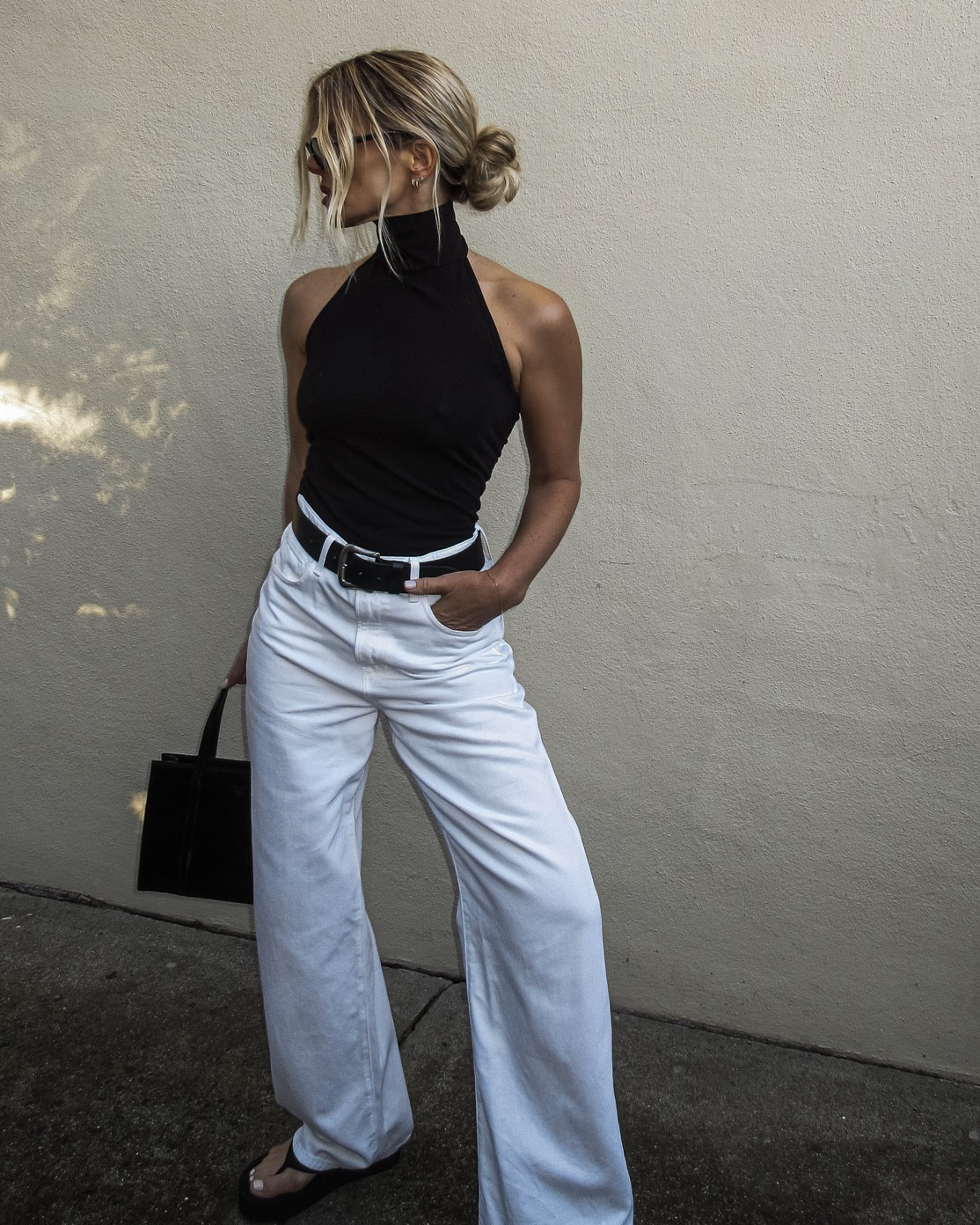 minimal FTW

#minimalchic #minimalstyle #90sstyle 

NOTE: my Prada is 90s vintage and belt
Is also vintage 

#LTKootd