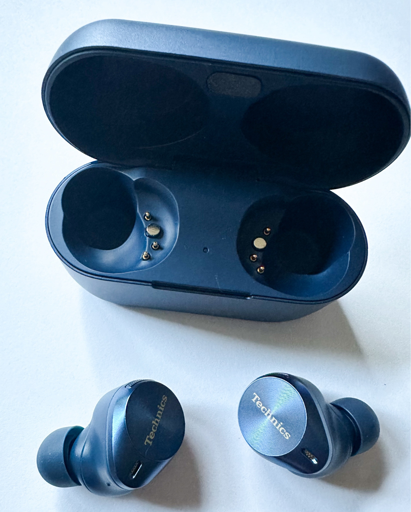 Technics EAH-AZ80 Blue Premium Hi-Fi True Wireless Earbuds with Noise Cancelling features. This earbuds are lightweight and comfortable in ears. High performance and stable connectivity makes it great option for daily use. It comes with charger and extra ear piece replacement parts.

🎁Giftedbytechnics
.
.
.

#LTKGiftGuide #LTKHoliday #LTKStyleTip