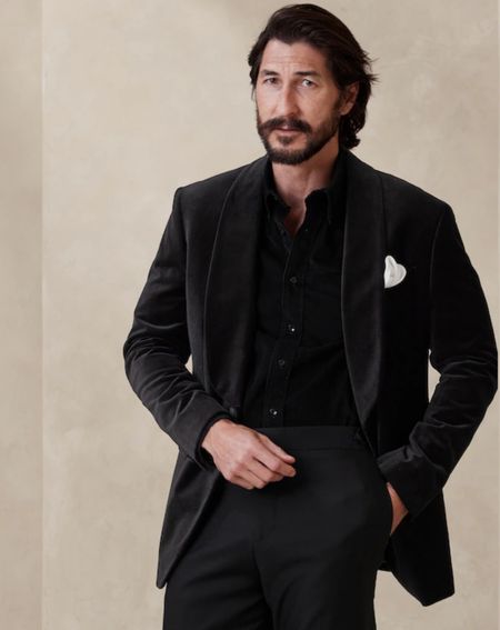 New Years Outfit ideas for Men NORTE VELVET TUXEDO JACKET from Banana Republic #menswear #newyearoutfit #newyearsoutfit #holidayoutfit 

#LTKmens #LTKSeasonal #LTKHoliday