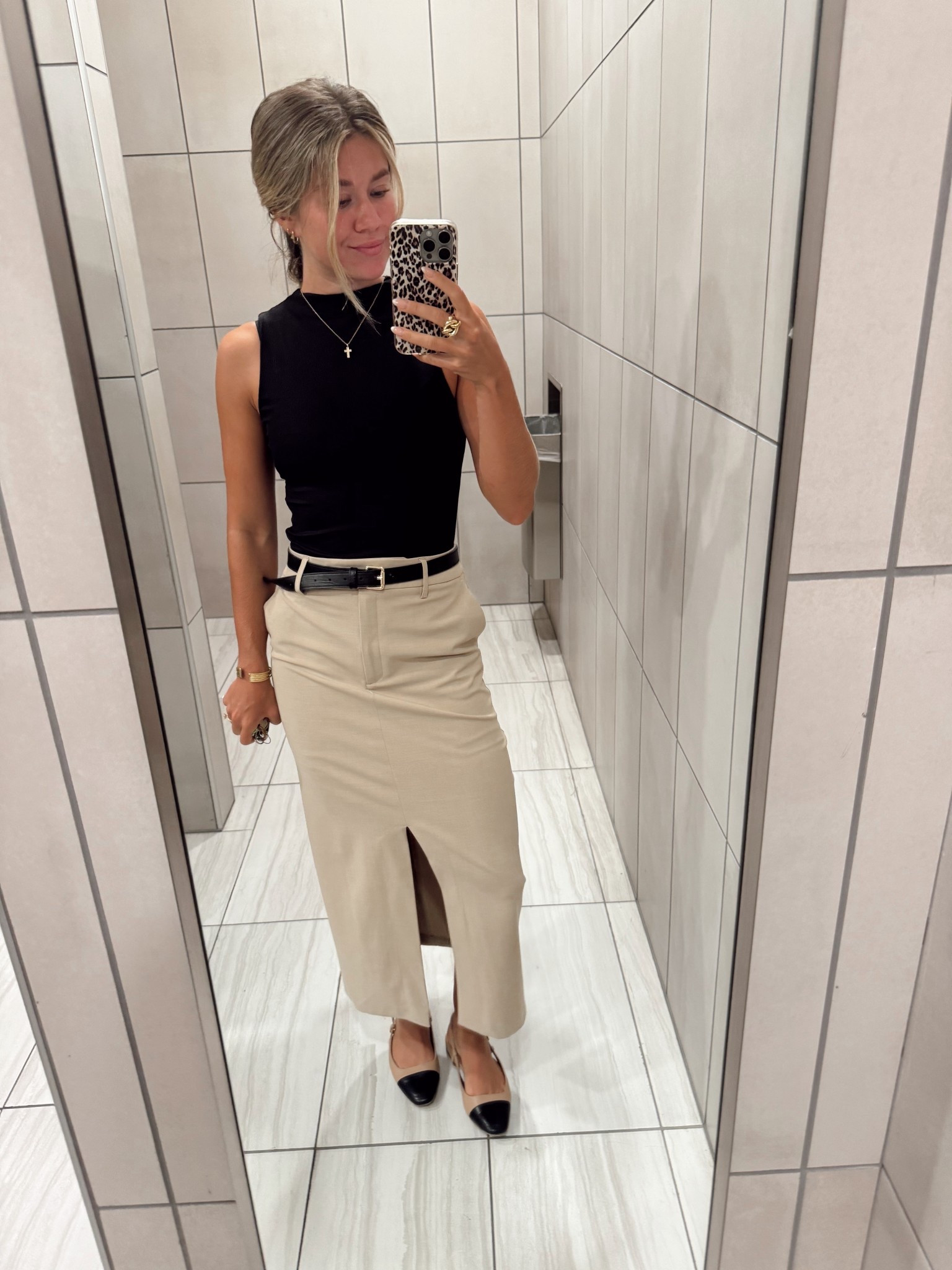 summer office workwear | corporate outfit inspo | summer office outfit | tan tailored skirt outfit 


#LTKShoeCrush #LTKWorkwear #LTKStyleTip