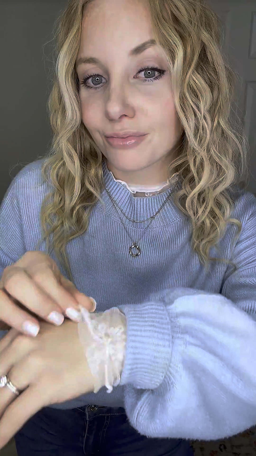 Winter outfit idea — light blue sweater layered with a long sleeve lace top, jeans, leopard print ballet flats and faux suede bag. Size down one for the jeans! 







Winter outfit
Winter fashion
Amazon winter outfits
Trending winter fashion 
 casual winter outfits | winter fashion | size 4-6 | cold weather outfits | winter outfit ideas | layering outfit for the cold| winter fashion 2025 | outfit inspo | outfit ideas | winter outfits amazon  | casual outfit Ideas  | Outfits | Amazon Casual Outfit | Cute casual outfits | Preppy Outfit 

#LTKPetite #LTKdayinmylife #LTKootd