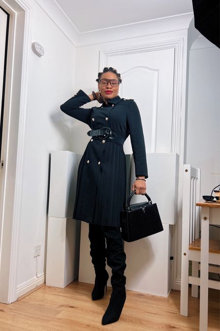 happy Sunday

been trying to stay afloat with everything really. Stability in a bit, fingers crossed. #wegood

@shein_gb & @sheinofficial #SHEINforall #ad 
use code boxingmetro for 15% off your orders

🔎 belted trench dress - 11851174

#LTKeurope #LTKSeasonal