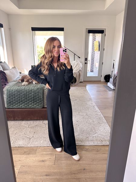 Okay, COMFIEST set that has ever graced my body and I’m not joking when I say that. Holy smokes it’s amazing. Wearing a small in the top and bottoms but could have gotten away with an XS in the bottoms. @spanx use code TARAXSPANX for 10% off + free shipping! 

#LTKstyletip