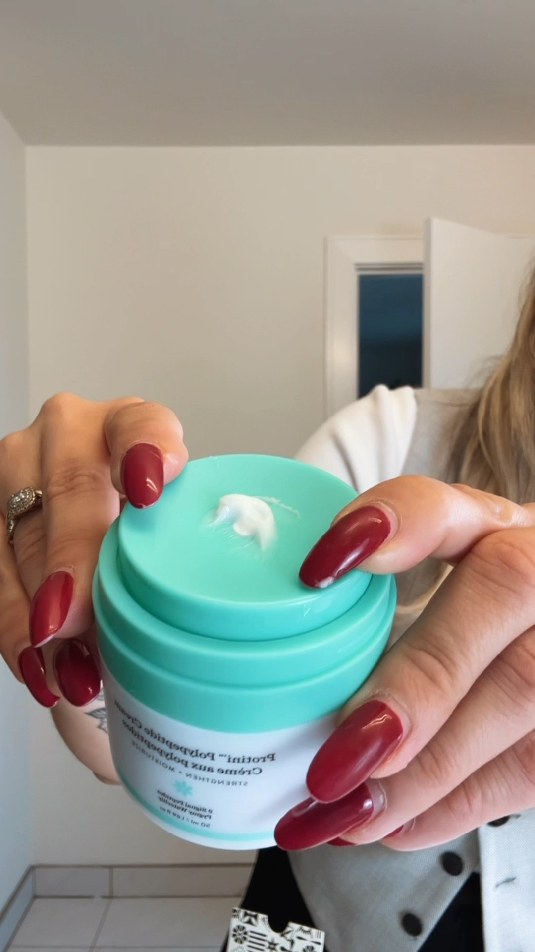 Mal comecei a usar e já posso dizer que estou adorando! 
Na primeira usada você já sente o quanto o produto hidrata a pele!! 🫶🏻✨
Deixei os links do produto nos EUA e no Brasil! 

#LTKstyletip #LTKxSephora #LTKU