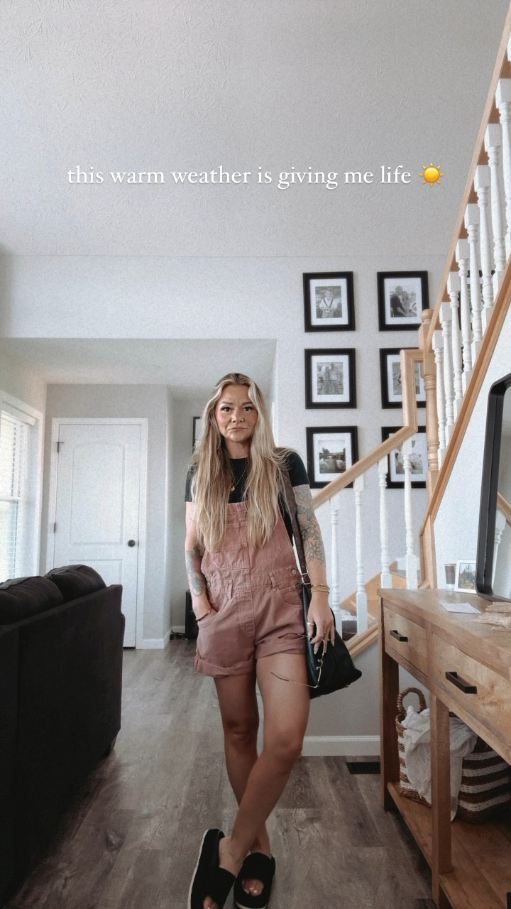 Outfit details 🫶🏼

Overalls are oversized - I’m in XSmall
Top is tts
Bag is premium option in 39cm
Shoes I’m usually a 6-6.5 and got the EU37
Sunnies are option grey 



#LTKfindsunder100