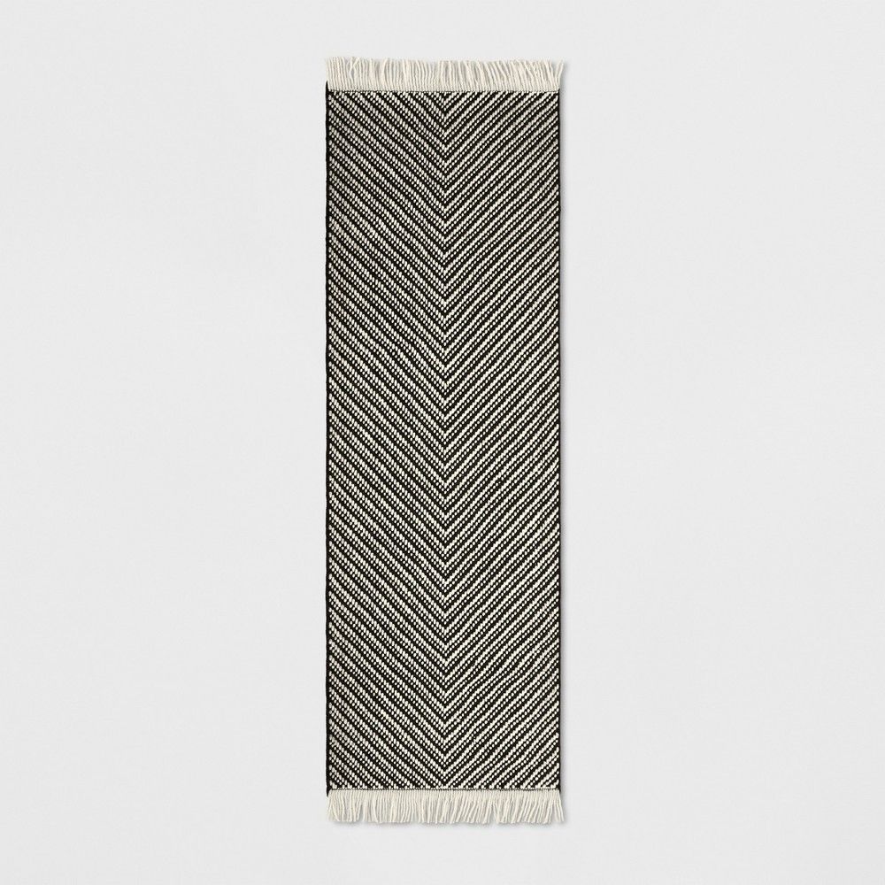 2'4""X7' Chevron Woven Accent Rug Black/White - Project 62 | Target