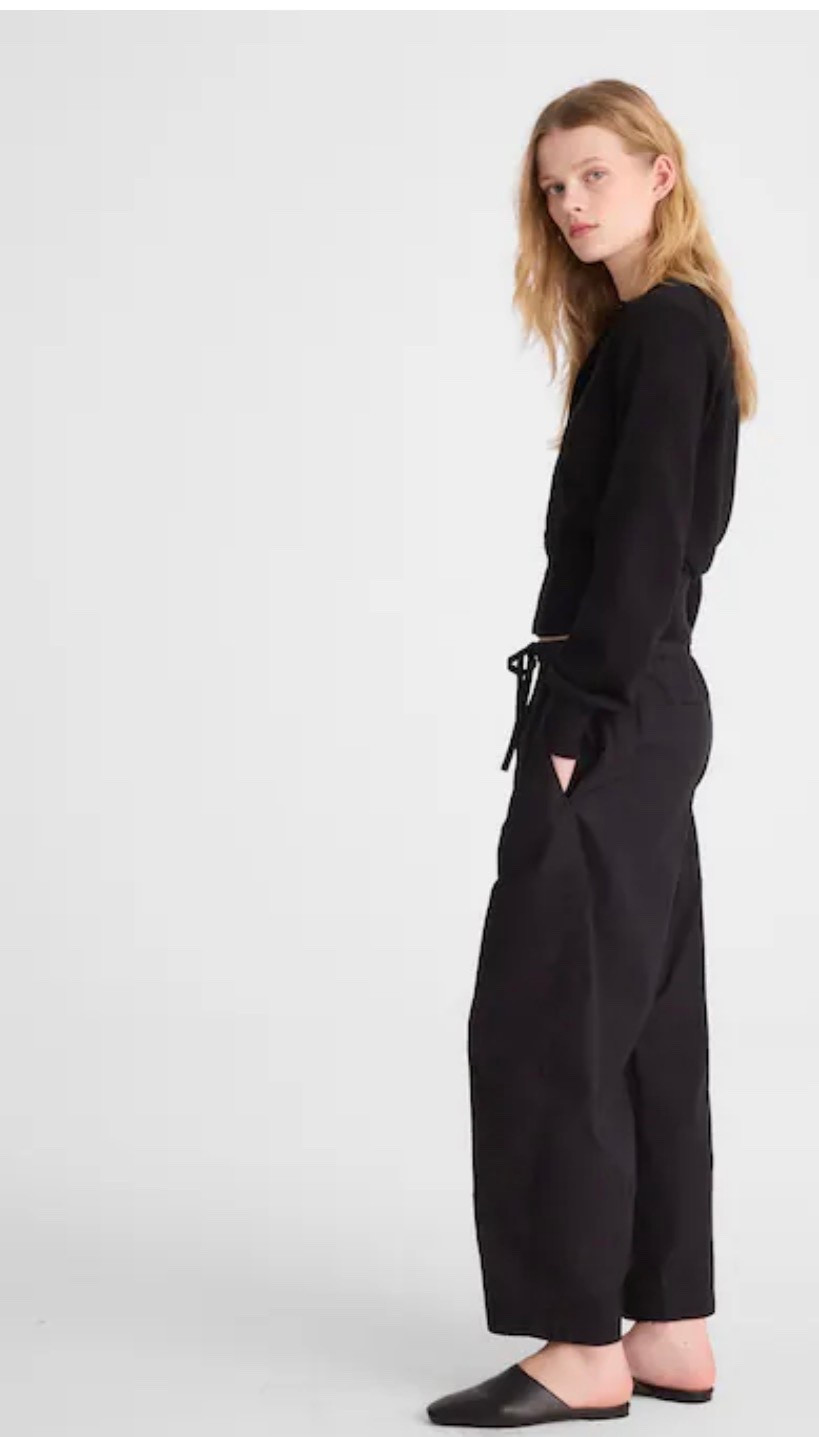 Hoping these slightly barreled poplin pull on pants work. 