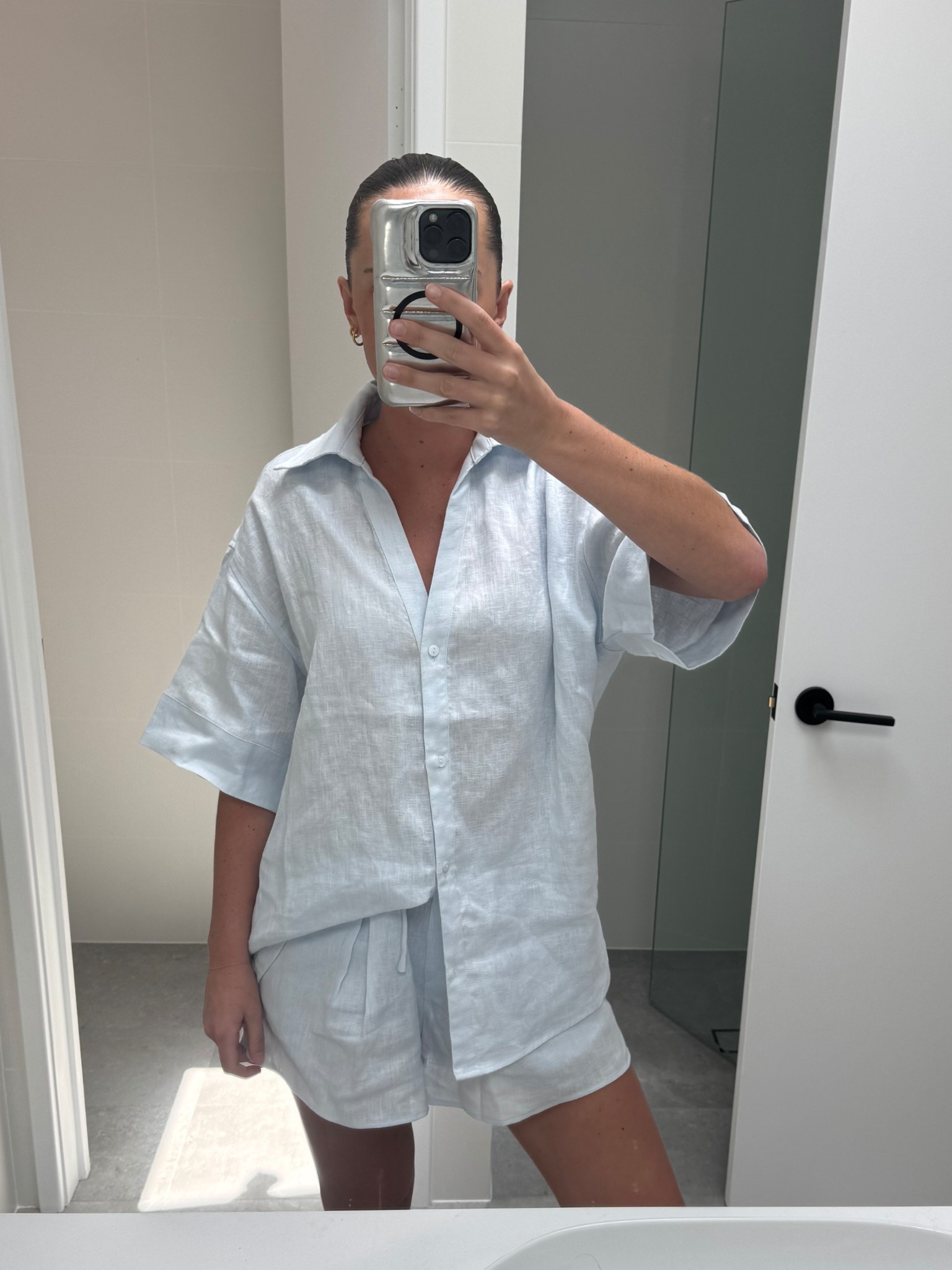 shirt is au 6 & shorts au 8