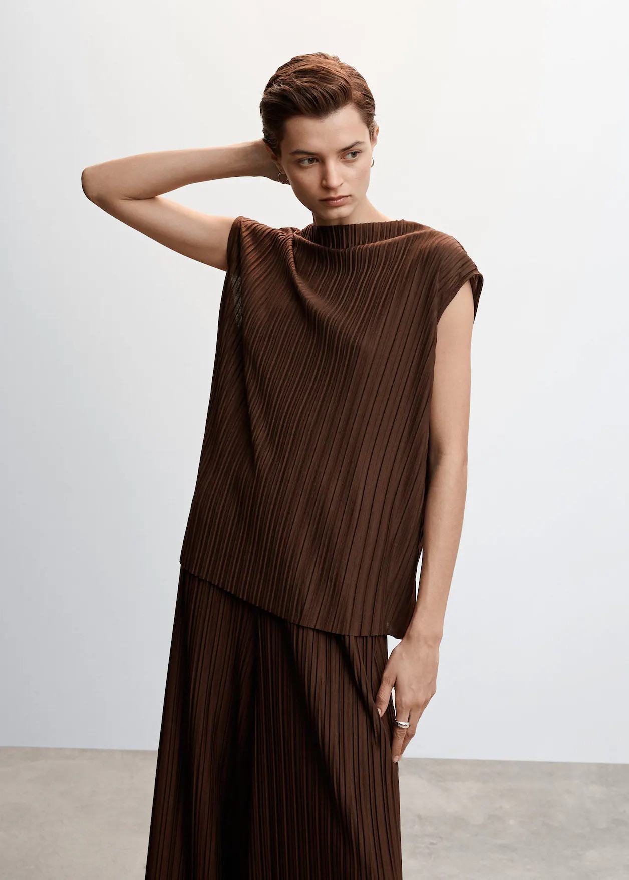 Pleated palazzo trousers -  Women | Mango United Kingdom | MANGO (UK)