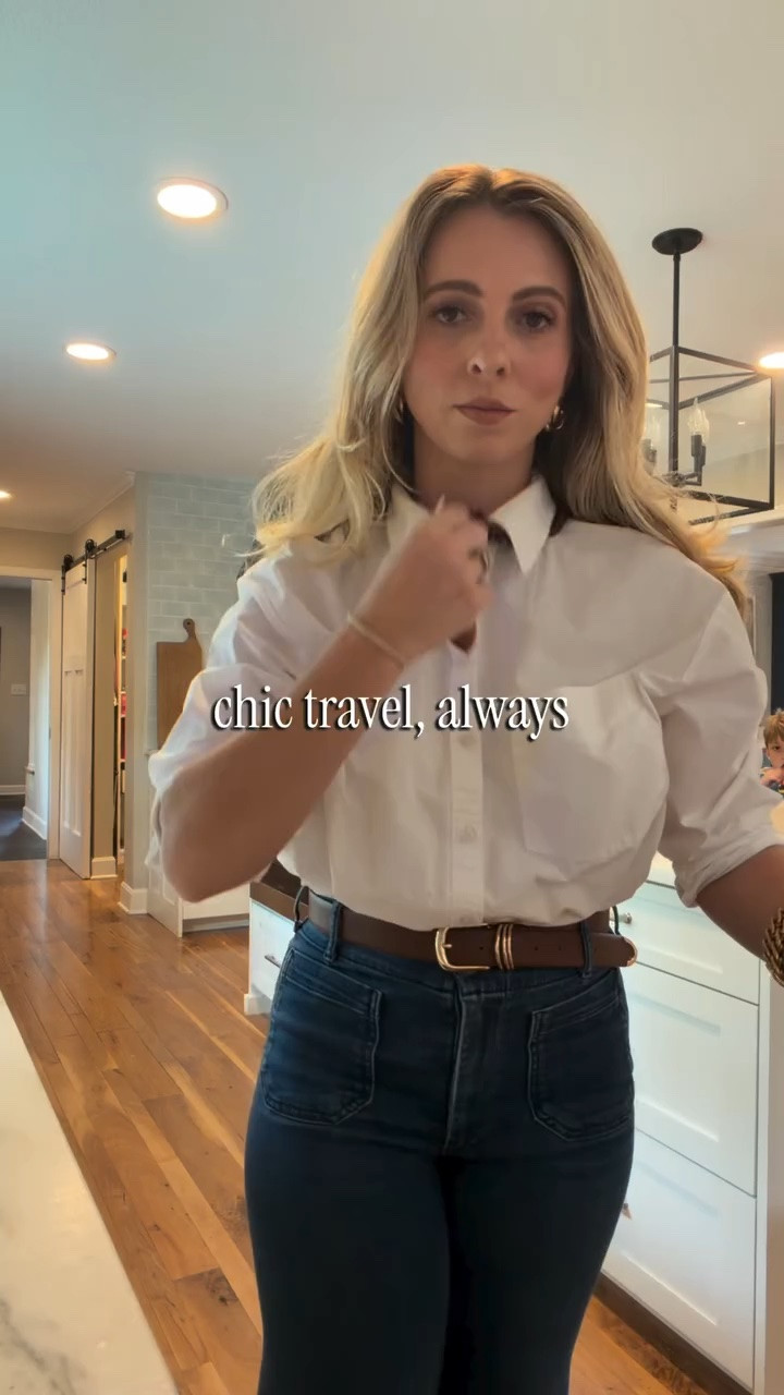 Chic travel, always ✈️
Because comfort doesn’t have to mean careless.

This is my go-to formula for feeling put together on travel days: effortless, comfortable, and still elevated.

Everything linked in bio 🤍

#travelstyle #airportoutfit #elevatedcasual #momstyle #effortlesschic