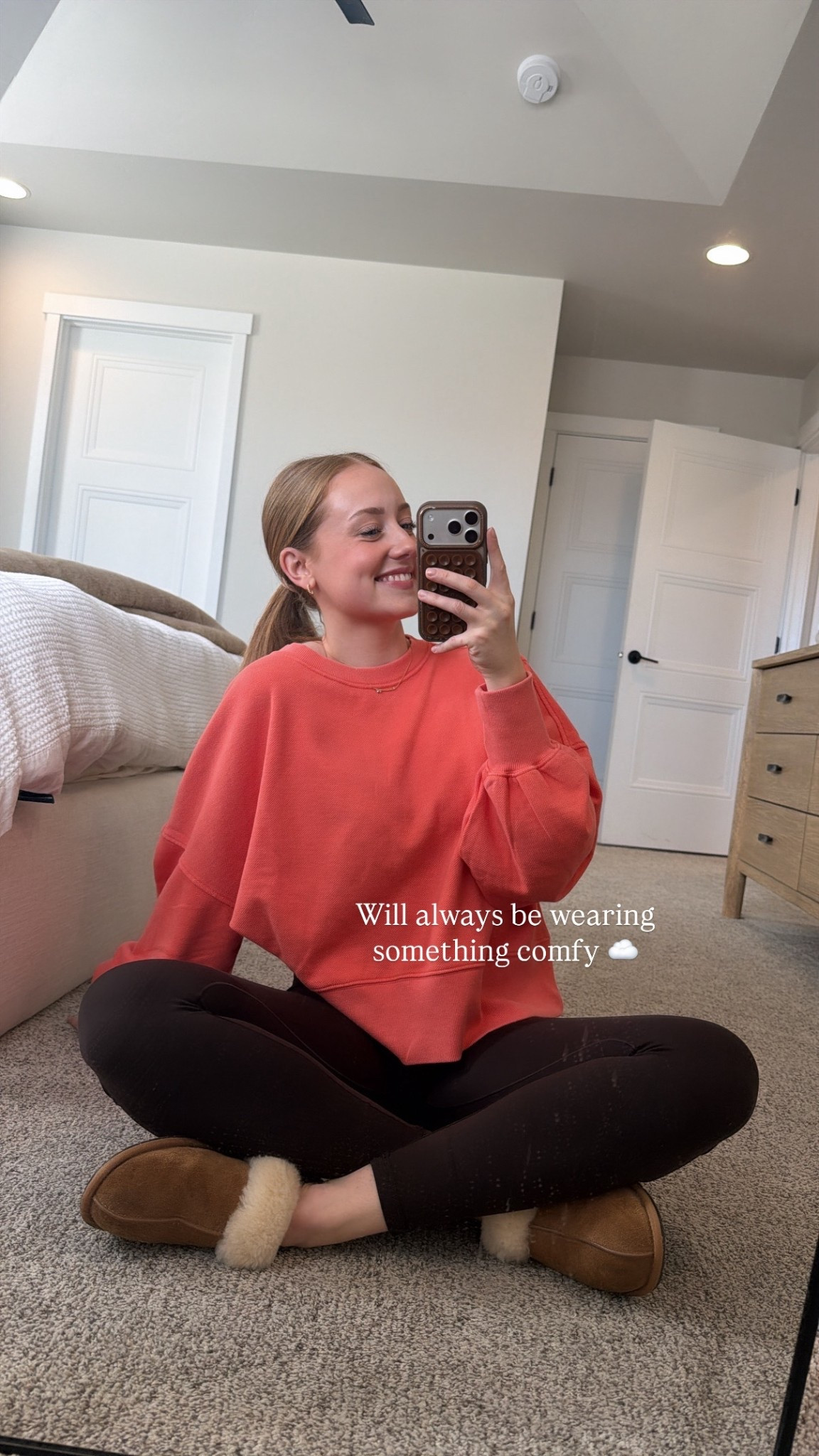 Mom uniform of the day 🍑