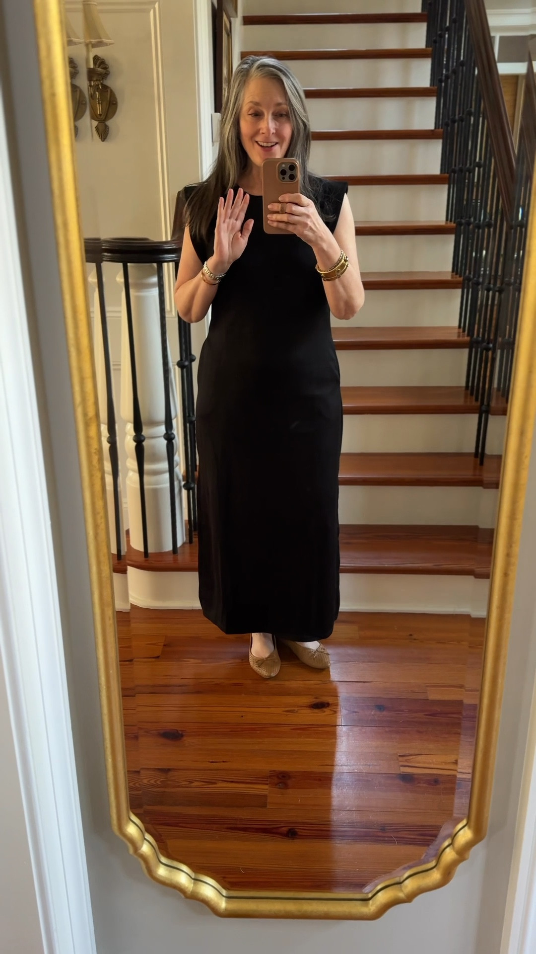 Fabulous knit muscle sleeve maxi dress! Comes in several colors. 

Size medium… side pockets and side slits



#LTKSaleAlert #LTKStyleTip #LTKOver40