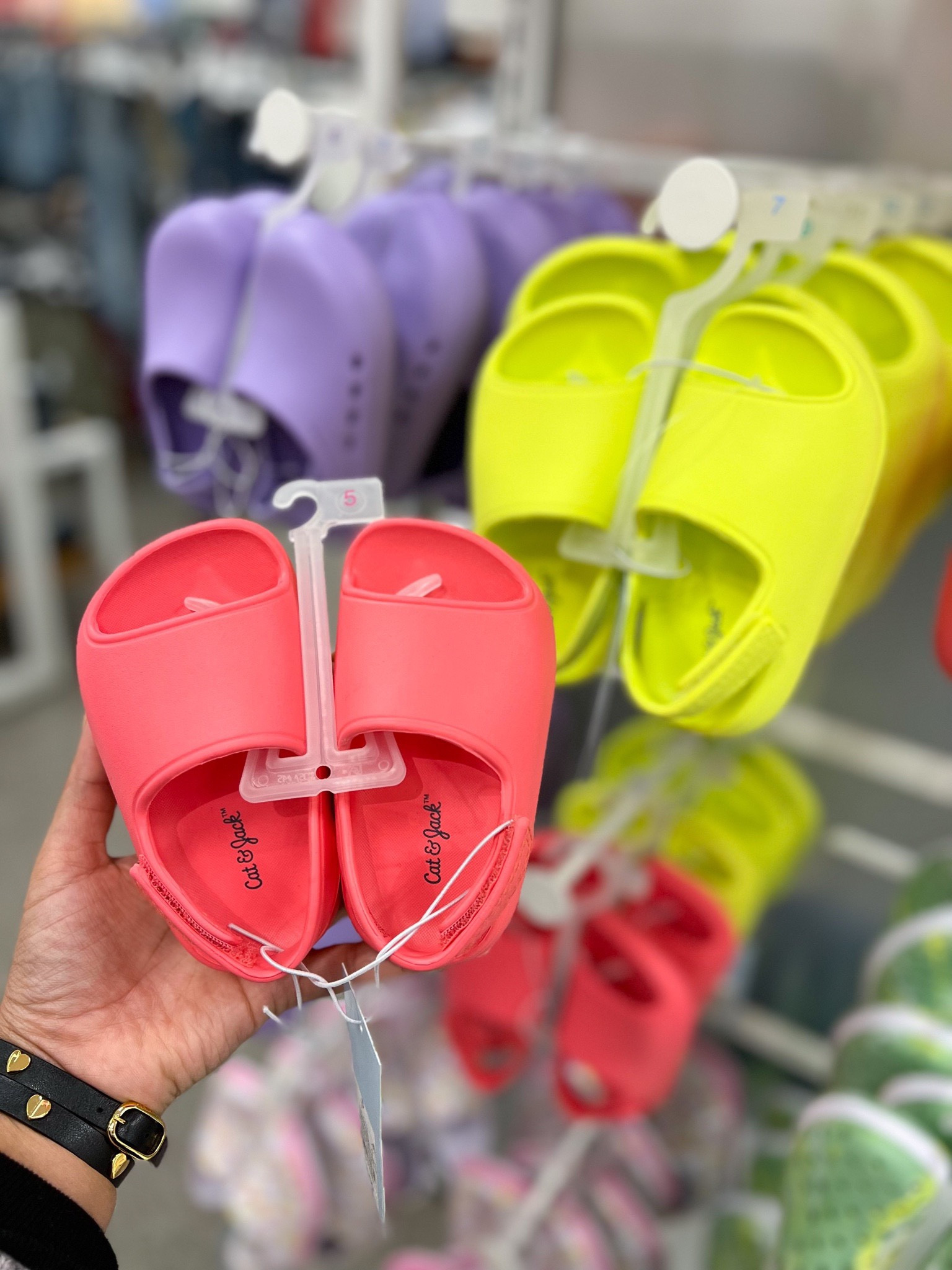 30% off toddler shoes

Target finds, toddler girl, toddler boys, water shoes , deals 

#LTKFind #LTKshoecrush #LTKsalealert