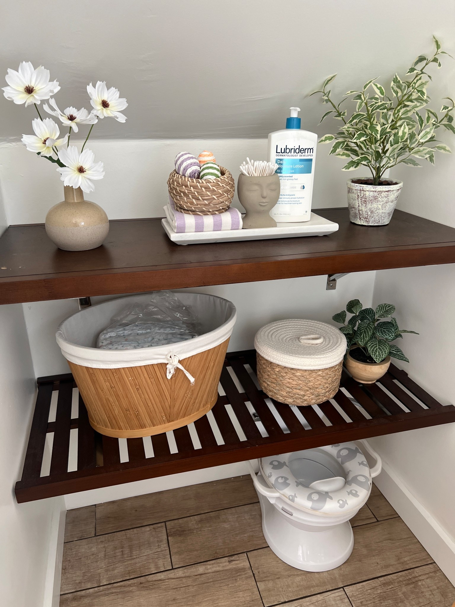 Another favorite corner of my home! Bathroom shelves & decor ❤️ 

#LTKStyleTip #LTKBeauty #LTKHome