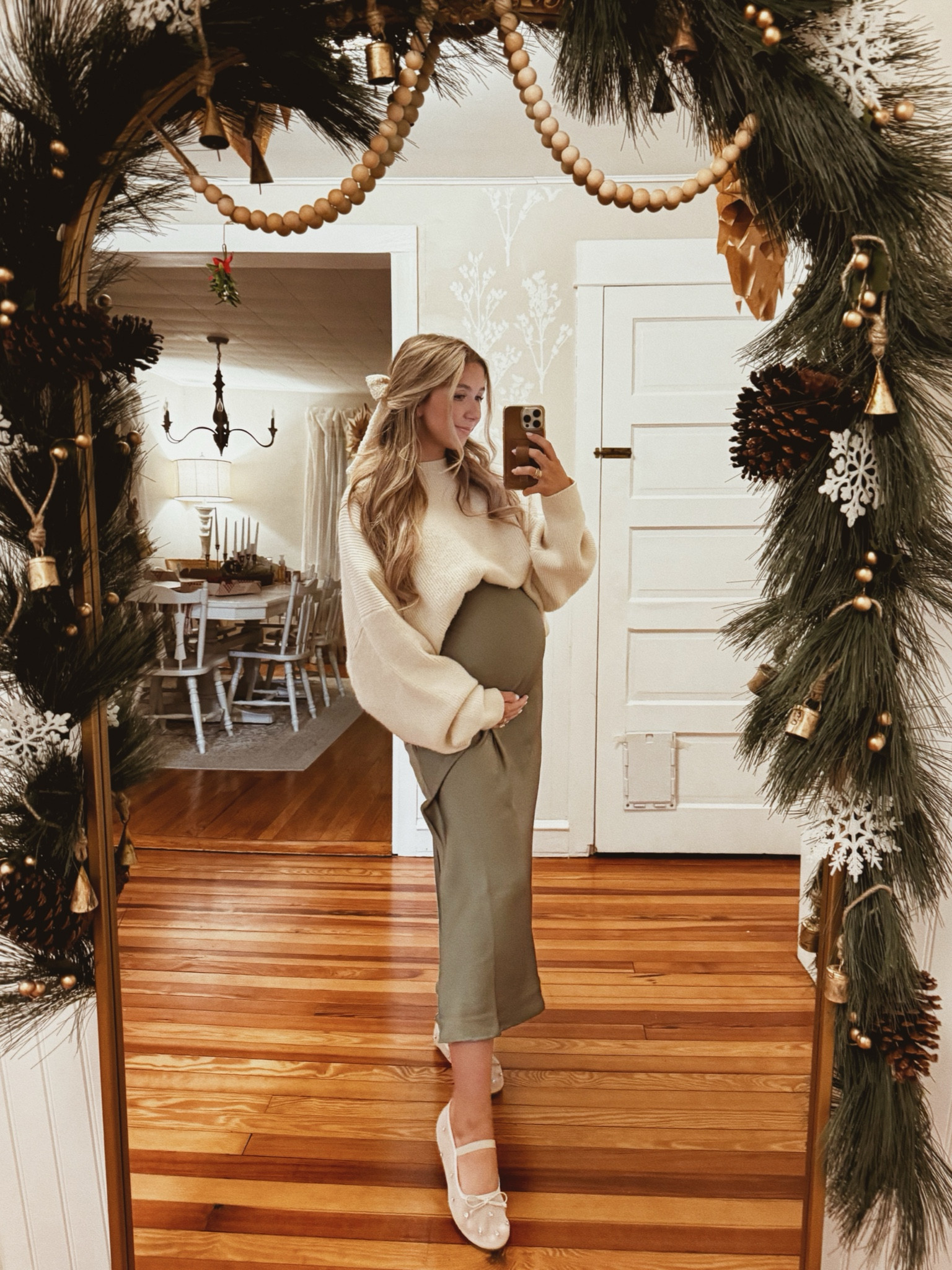 Christmas outfit option 2🤍✨

#LTKFindsUnder50 #LTKHoliday #LTKBump