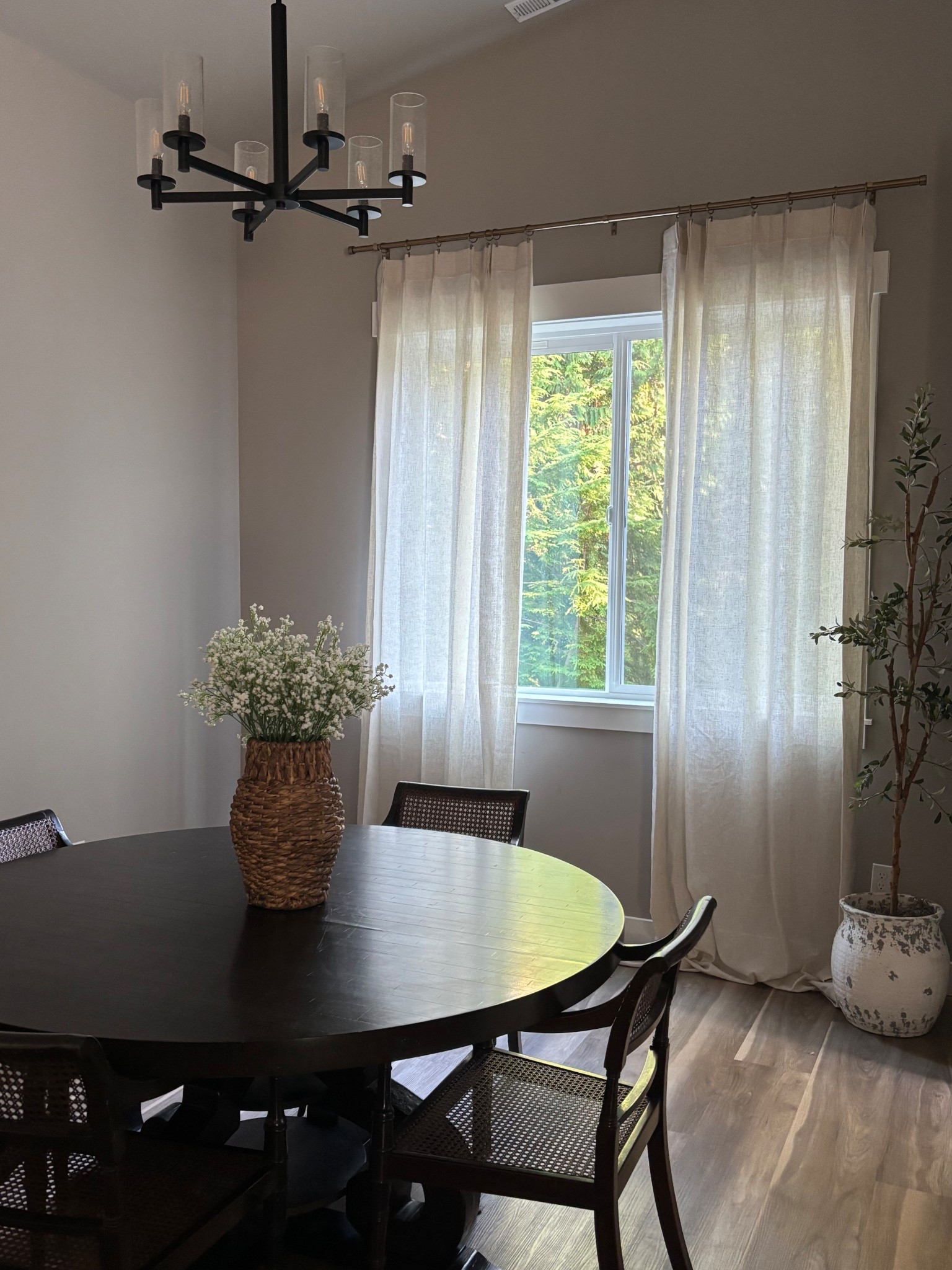 Loving my new curtain setup! 🤩 Added the perfect touch of cozy to our dining room without breaking the bank. 💰 🏡✨ #HomeDecor #BudgetFriendly #CozyVibes #CurtainGoals #LinkInBio

