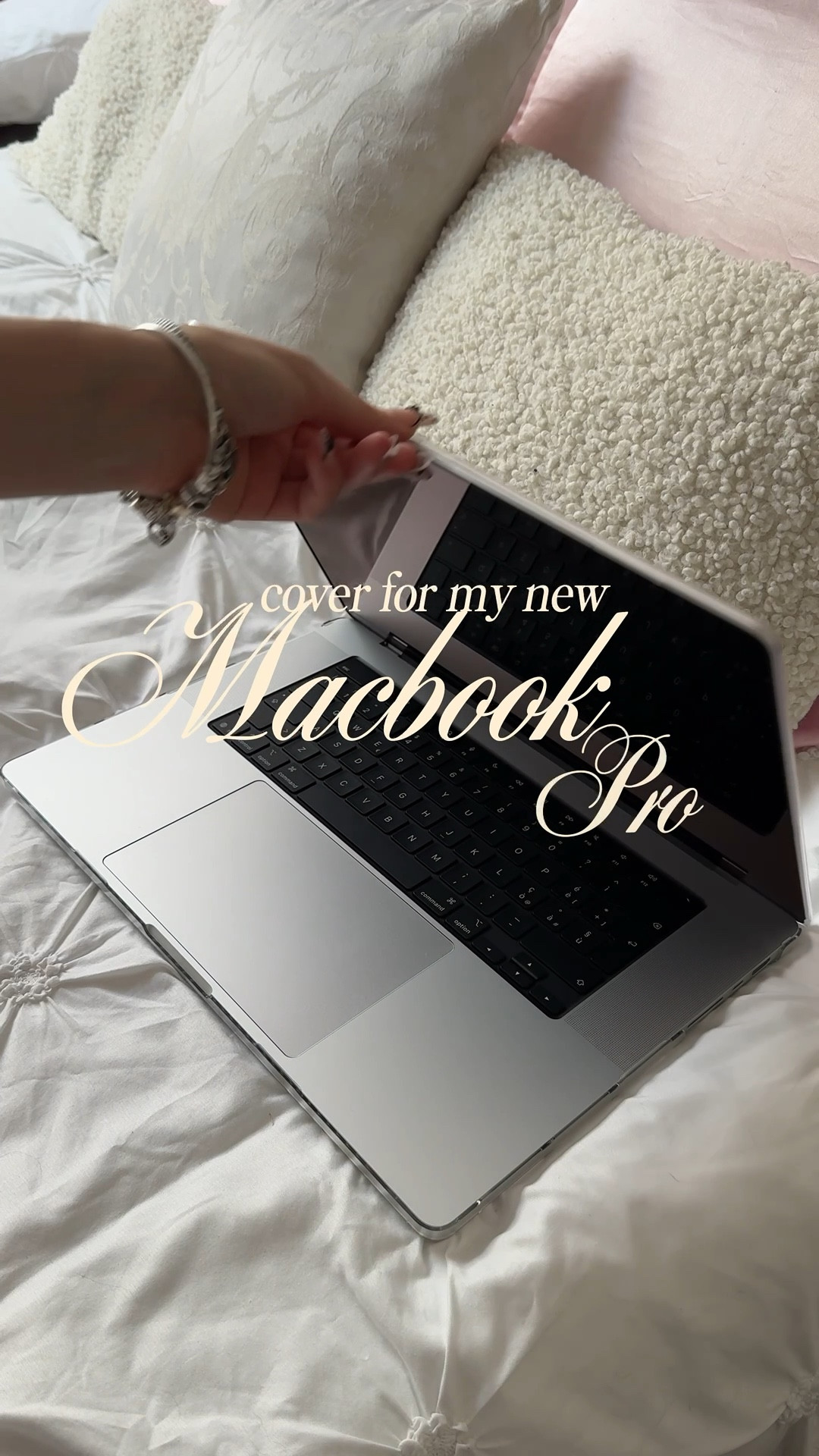 Cover per macbook pro 🎀✨

#LTKhome #LTKeurope #LTKitalia