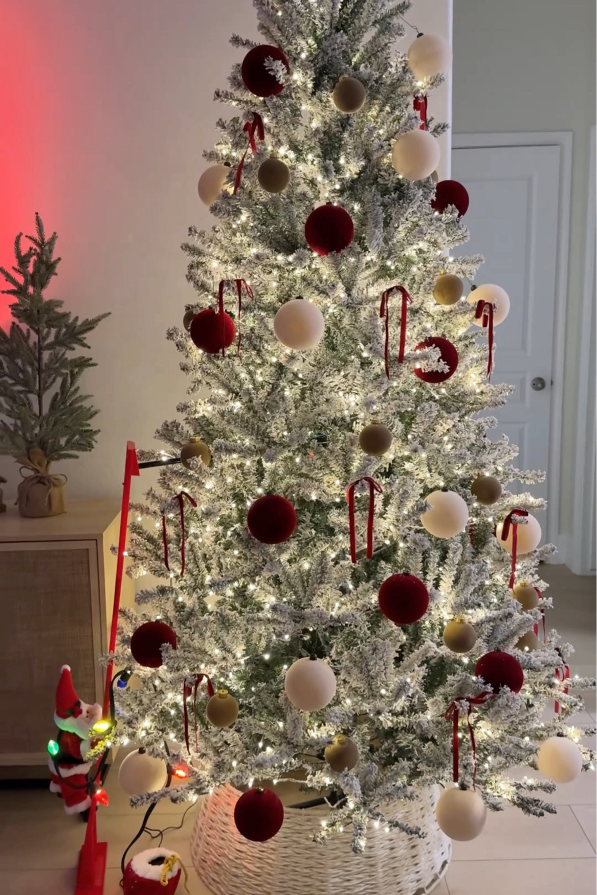 Christmas tree 🥰🎁🎄 

#LTKFamily #LTKHoliday #LTKSeasonal
