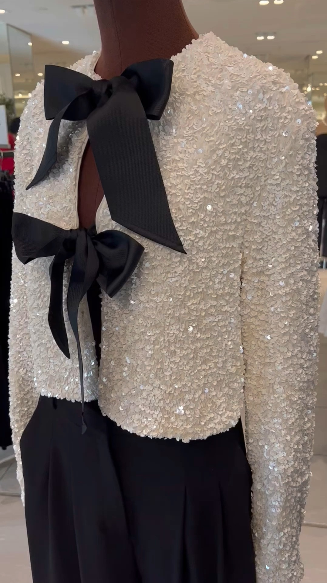 Lorsque tu vas chez H&M et trouves le plus joli top en sequins
#LTKGift #topsequins #fetes
#hm

#LTKSeasonal #LTKfindsunder50 #LTKeurope