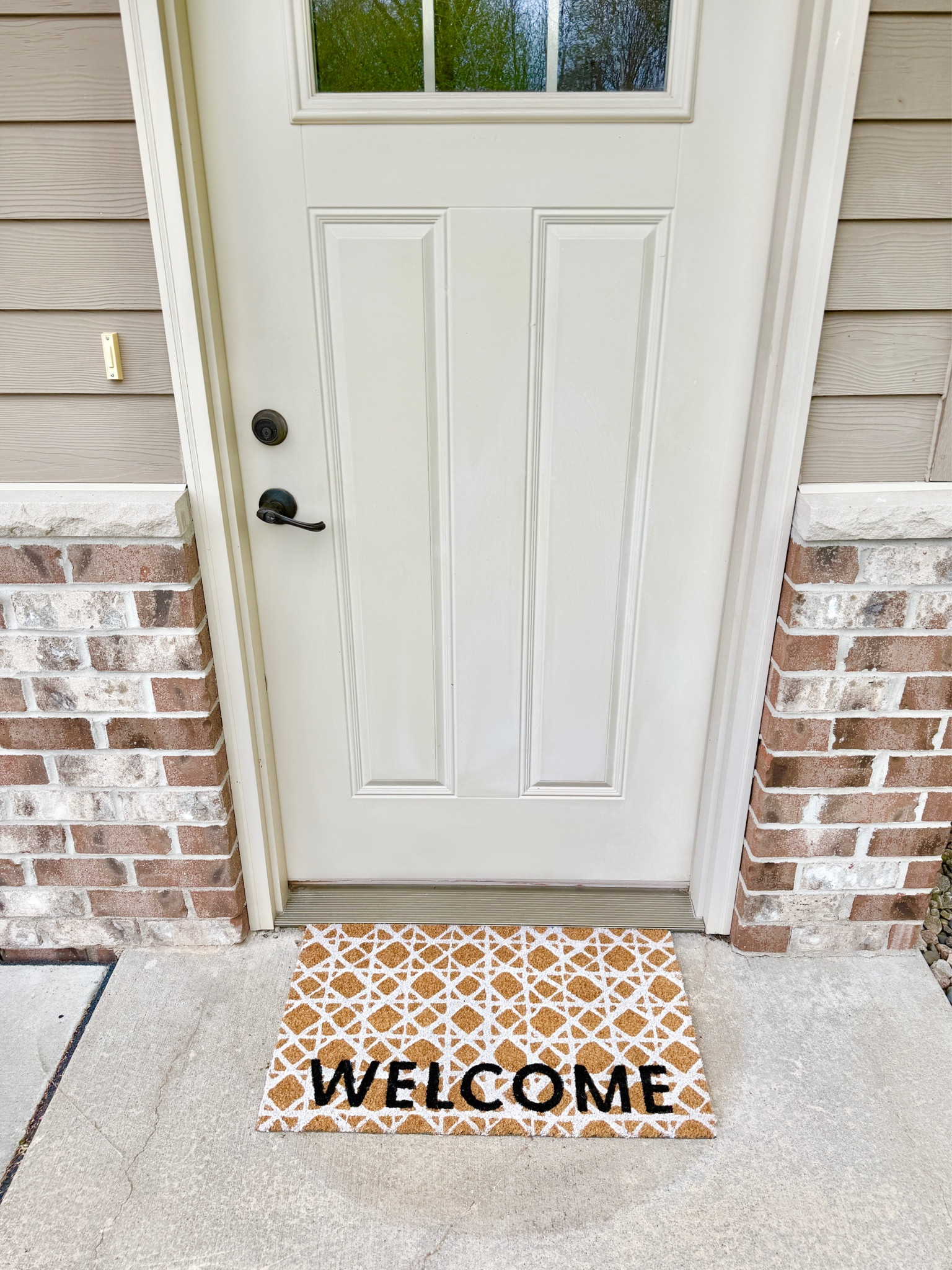 SALE: $9 Welcome Mat from @Target 

Currently 40% off! Get this Welcome Mat for only $9.00 right now!

~ Entryway rug, front porch decor, patio decor, outdoor decor, porch decorations, Target home decor, mudroom, spring home decor

#LTKSeasonal #LTKSaleAlert #LTKHome