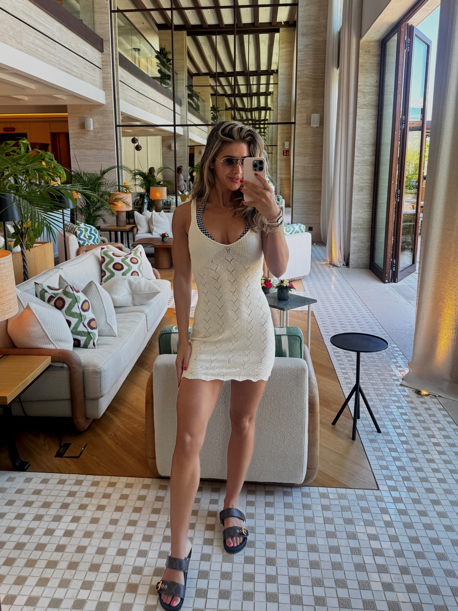 White over up that goes with everything! 👏🏼